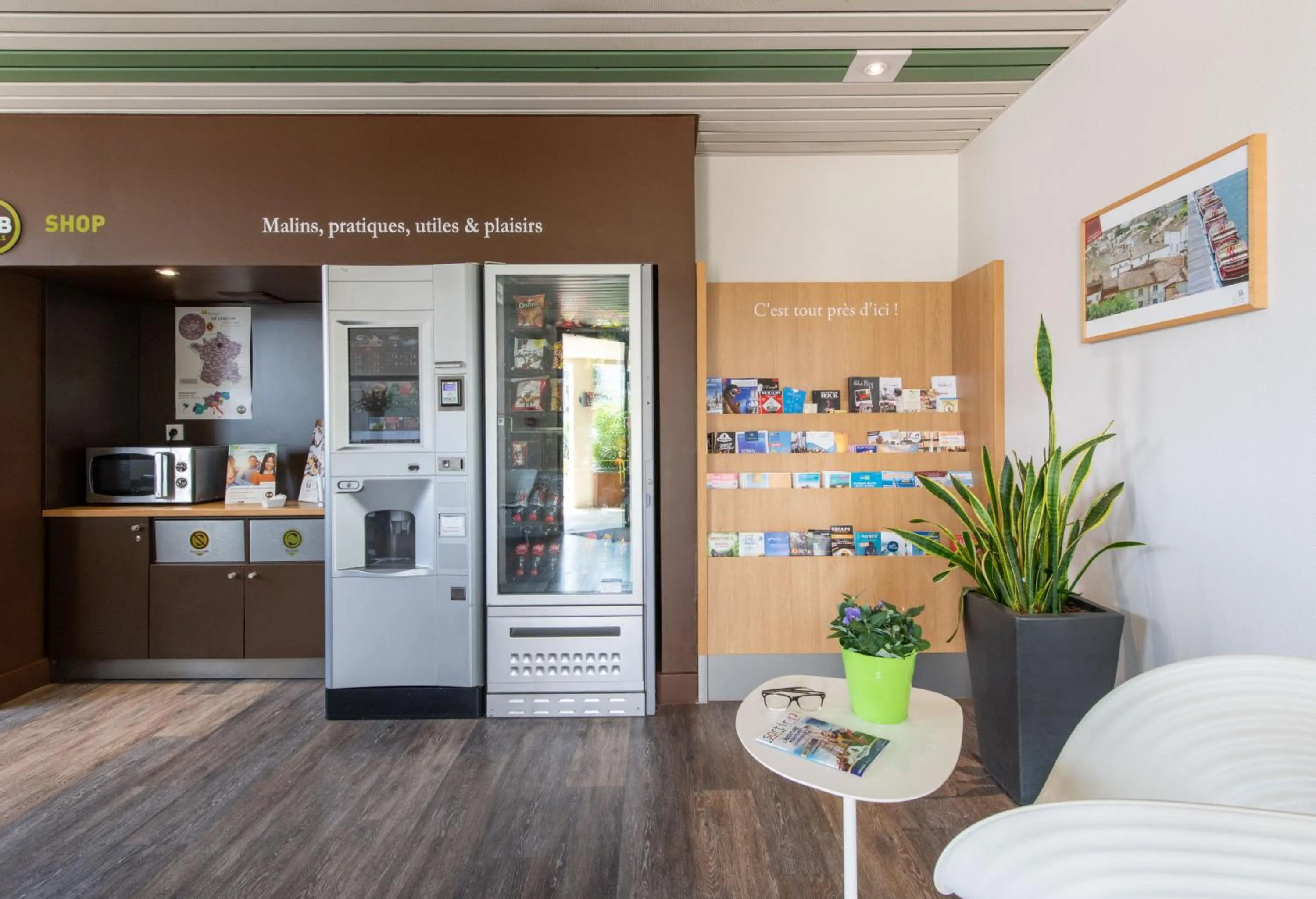 On-site shops in B&B HOTEL La Rochelle Centre