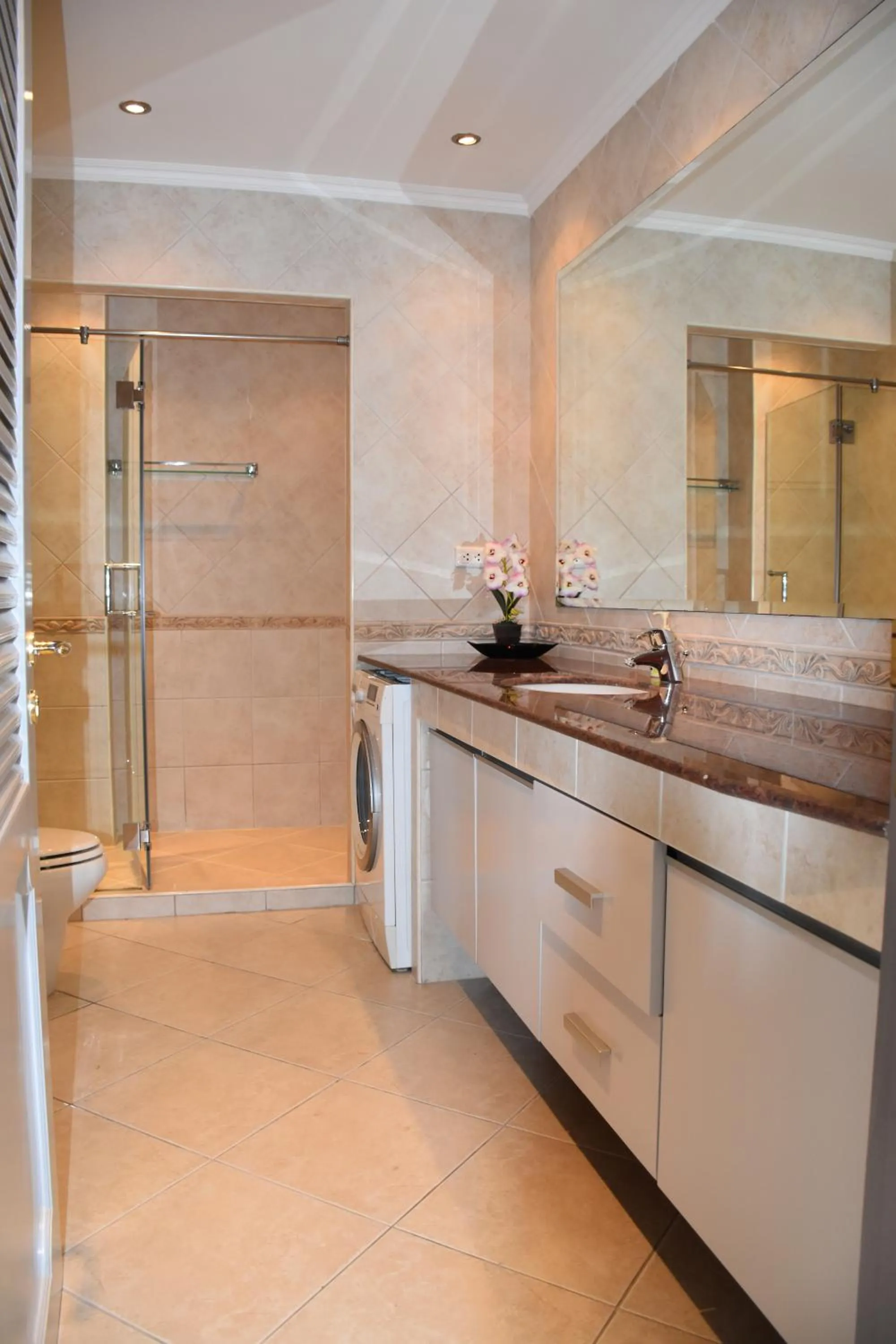 Photo of the whole room in View Talay Residence 6 Wongamat Beach