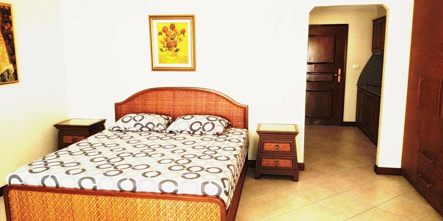 Photo of the whole room, Bed in View Talay Residence 6 Wongamat Beach