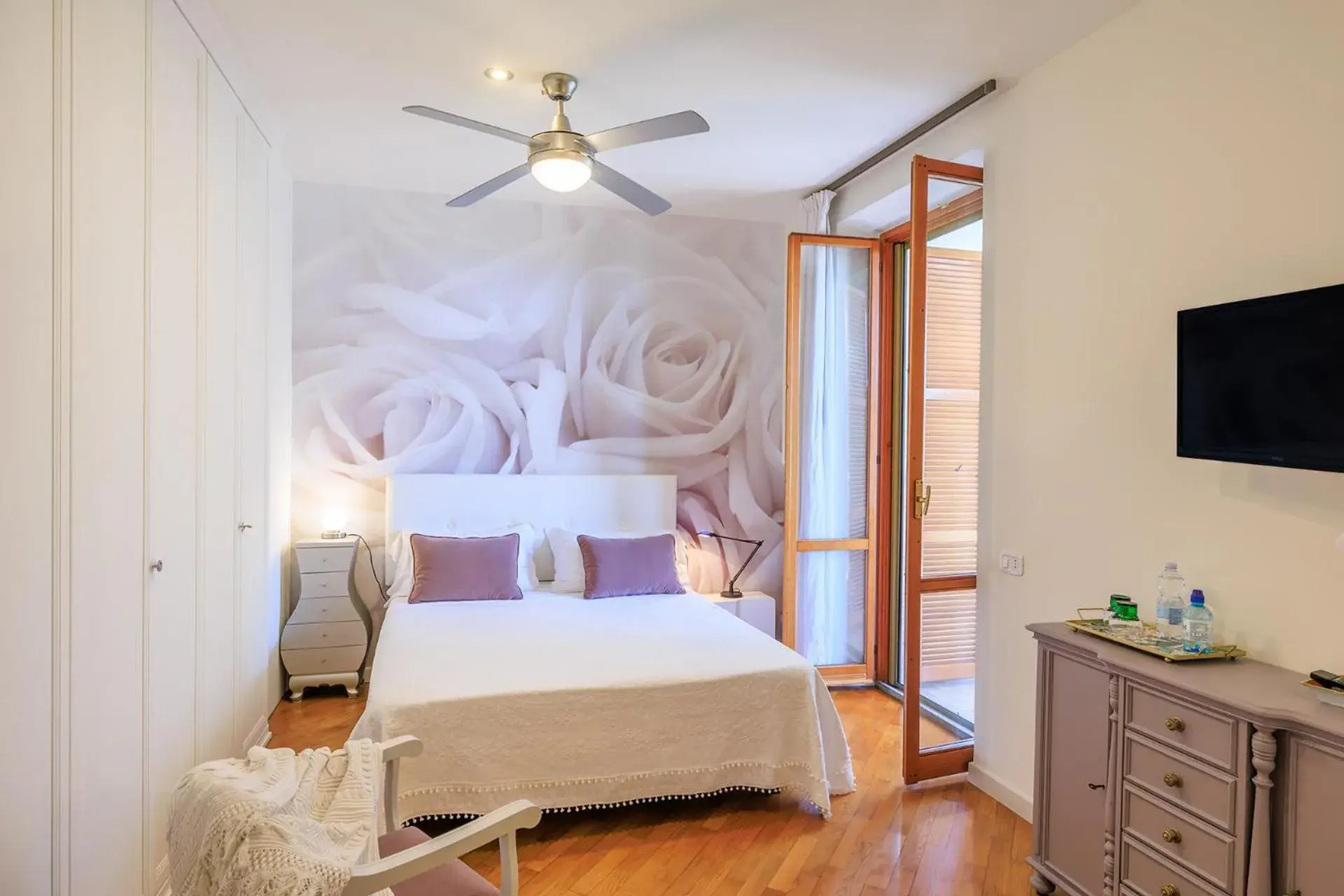 Double Room with Private Bathroom in B&B Il Tiglio Double Room with Private Bathroom in B&B Il Tiglio