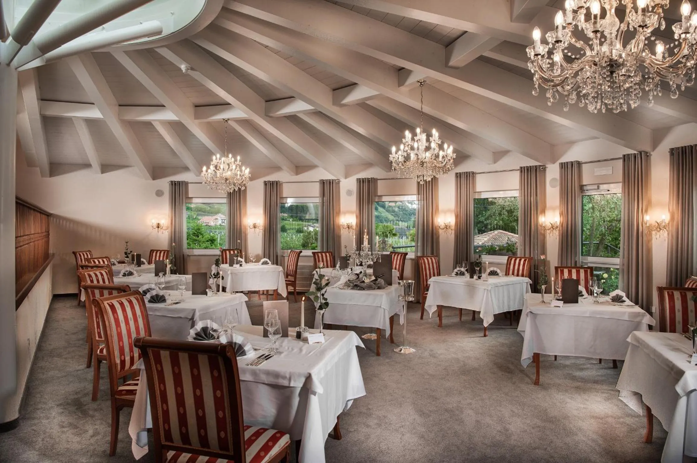 Restaurant/places to eat in FAYN garden retreat hotel