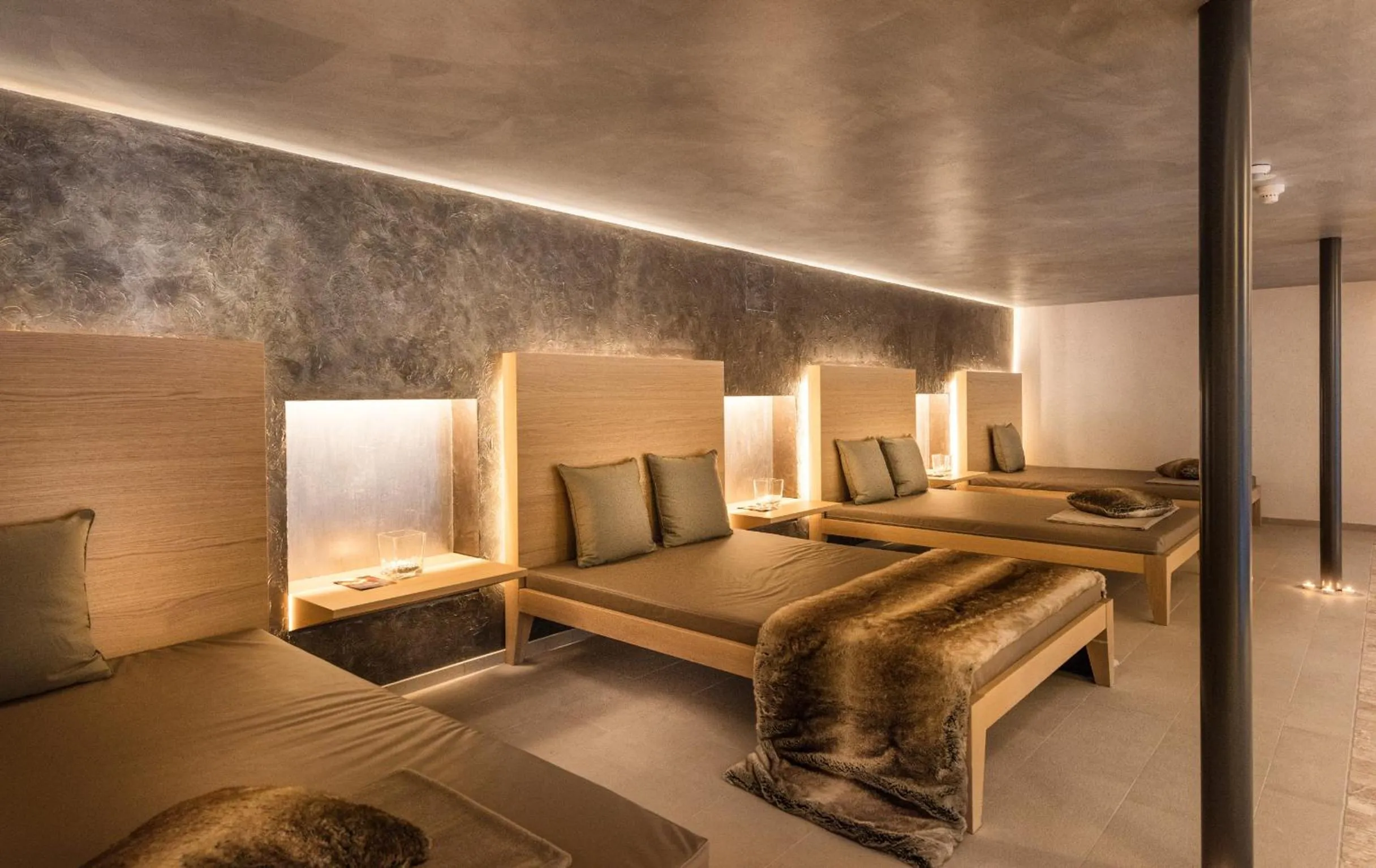 Night in FAYN garden retreat hotel