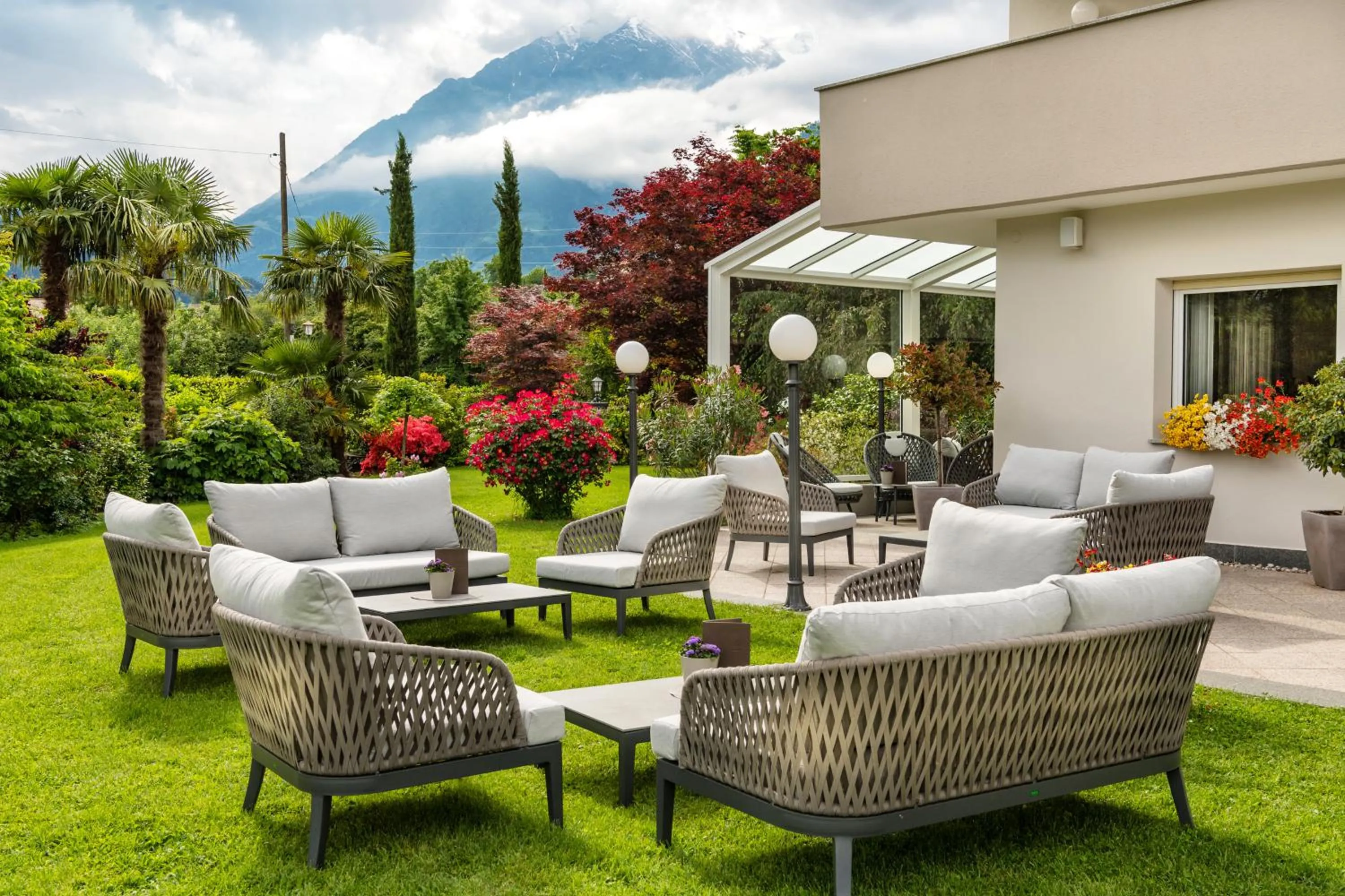 Garden in FAYN garden retreat hotel