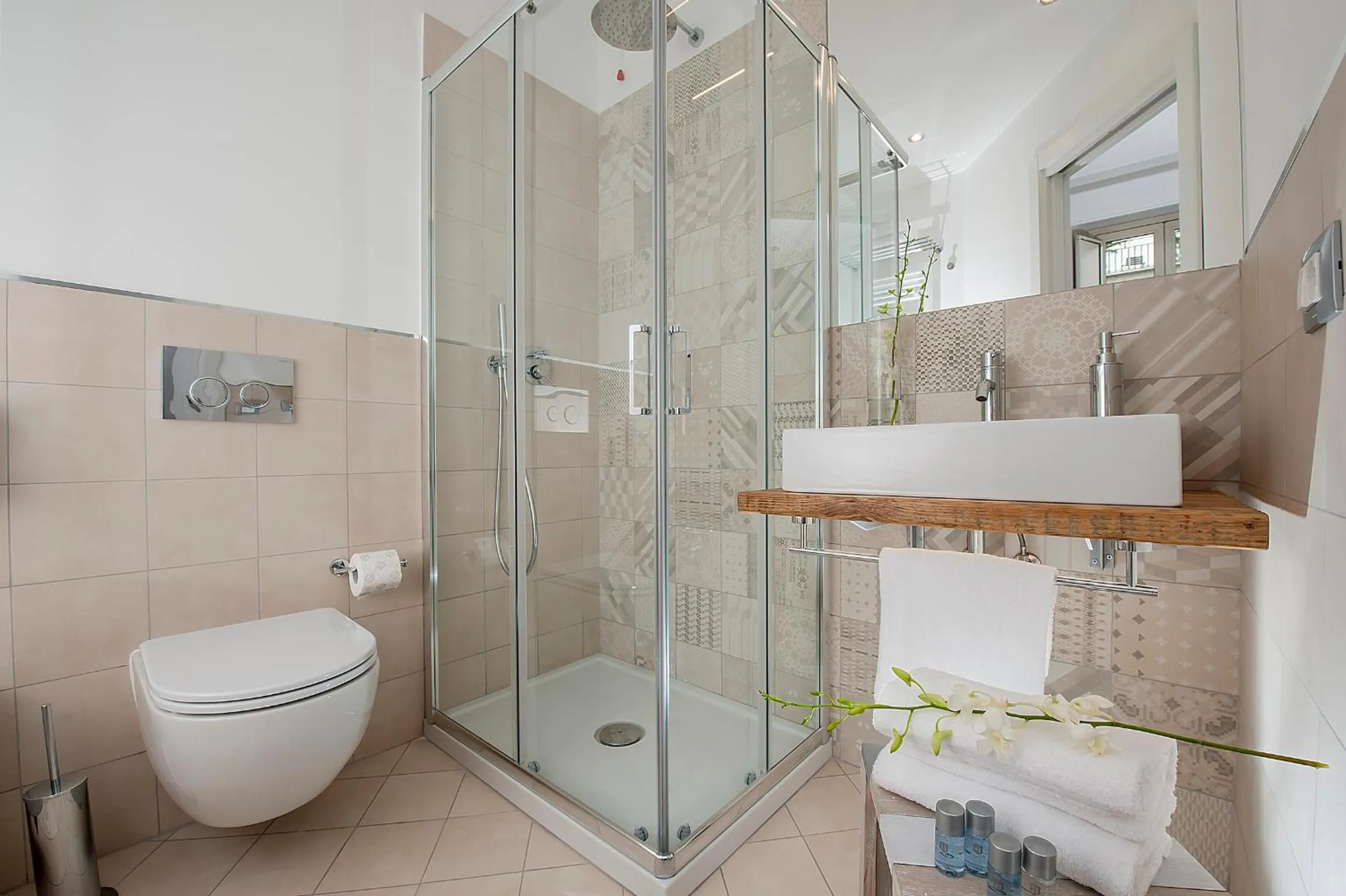 Toilet in Colosseum Corner