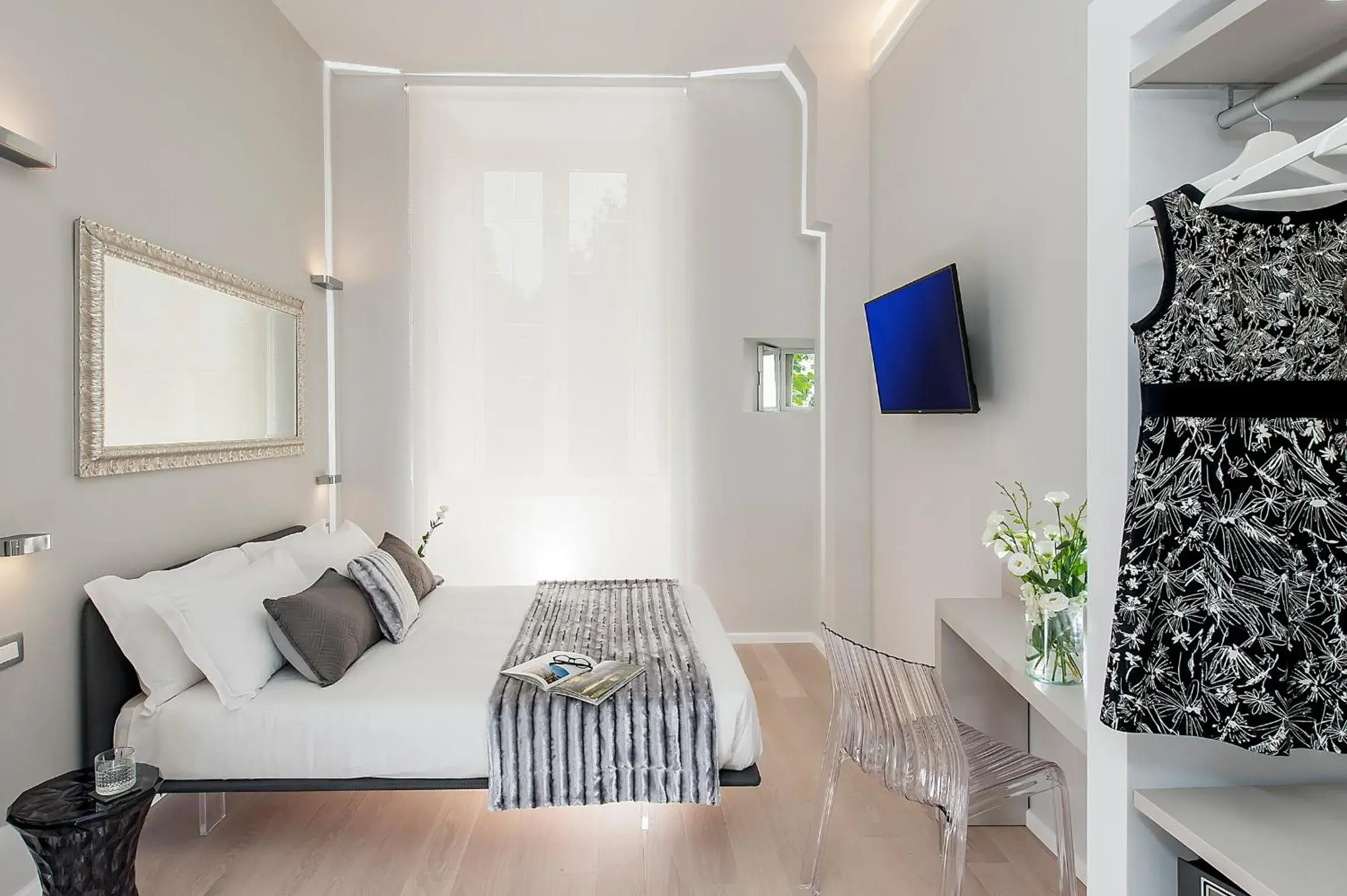 Deluxe Double Room with Coliseum View in Colosseum Corner Deluxe Double Room with Coliseum View in Colosseum Corner