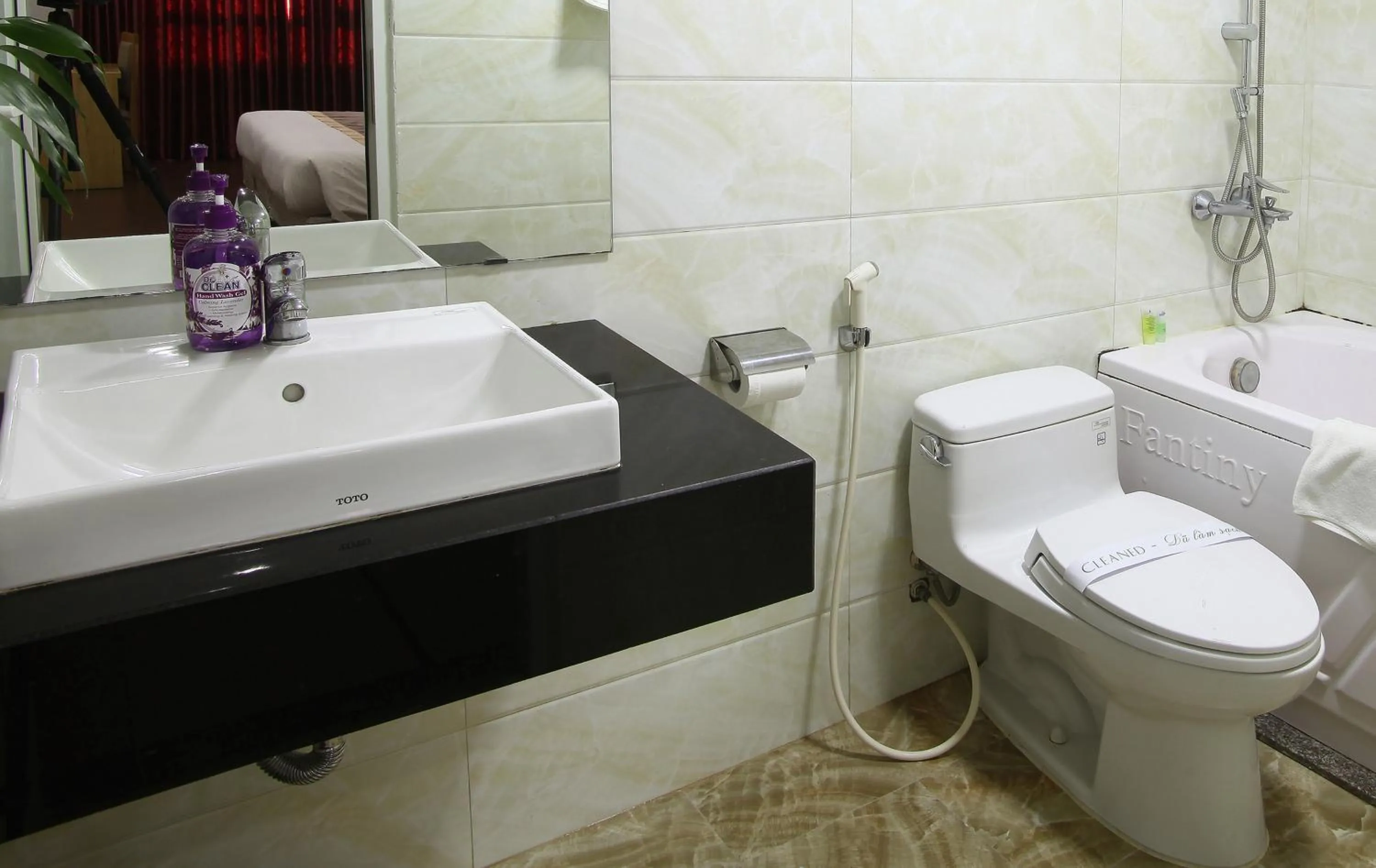 Bathroom in Blue Pearl Hanoi Hotel