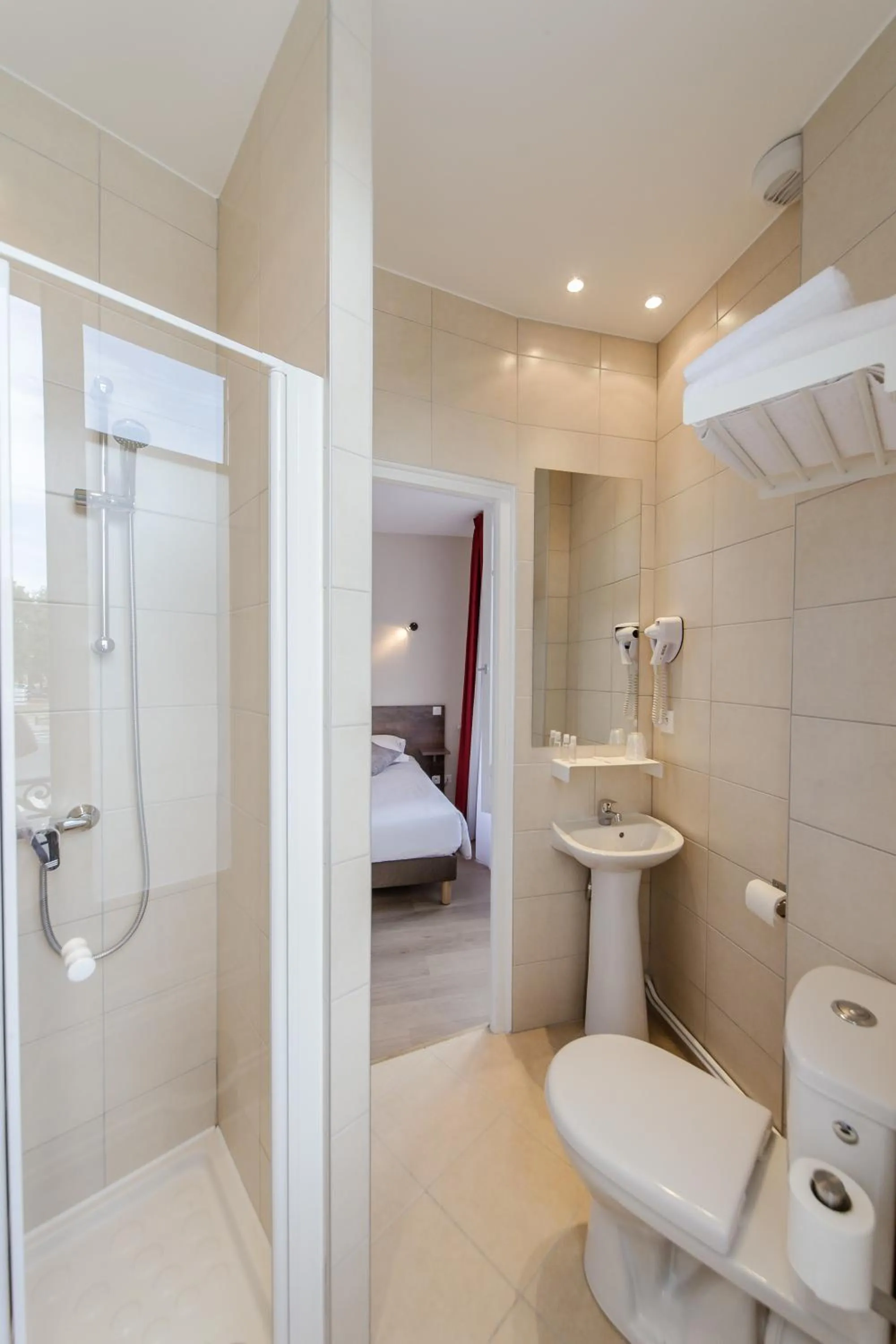 Bathroom, Bed in LOGIS HOTEL - Le Petit Bellon