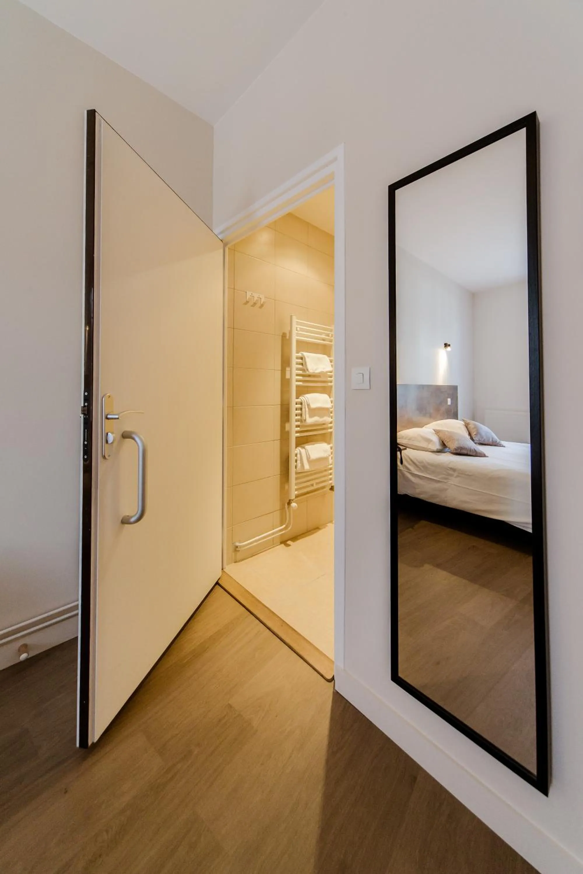 Bathroom, Bed in LOGIS HOTEL - Le Petit Bellon