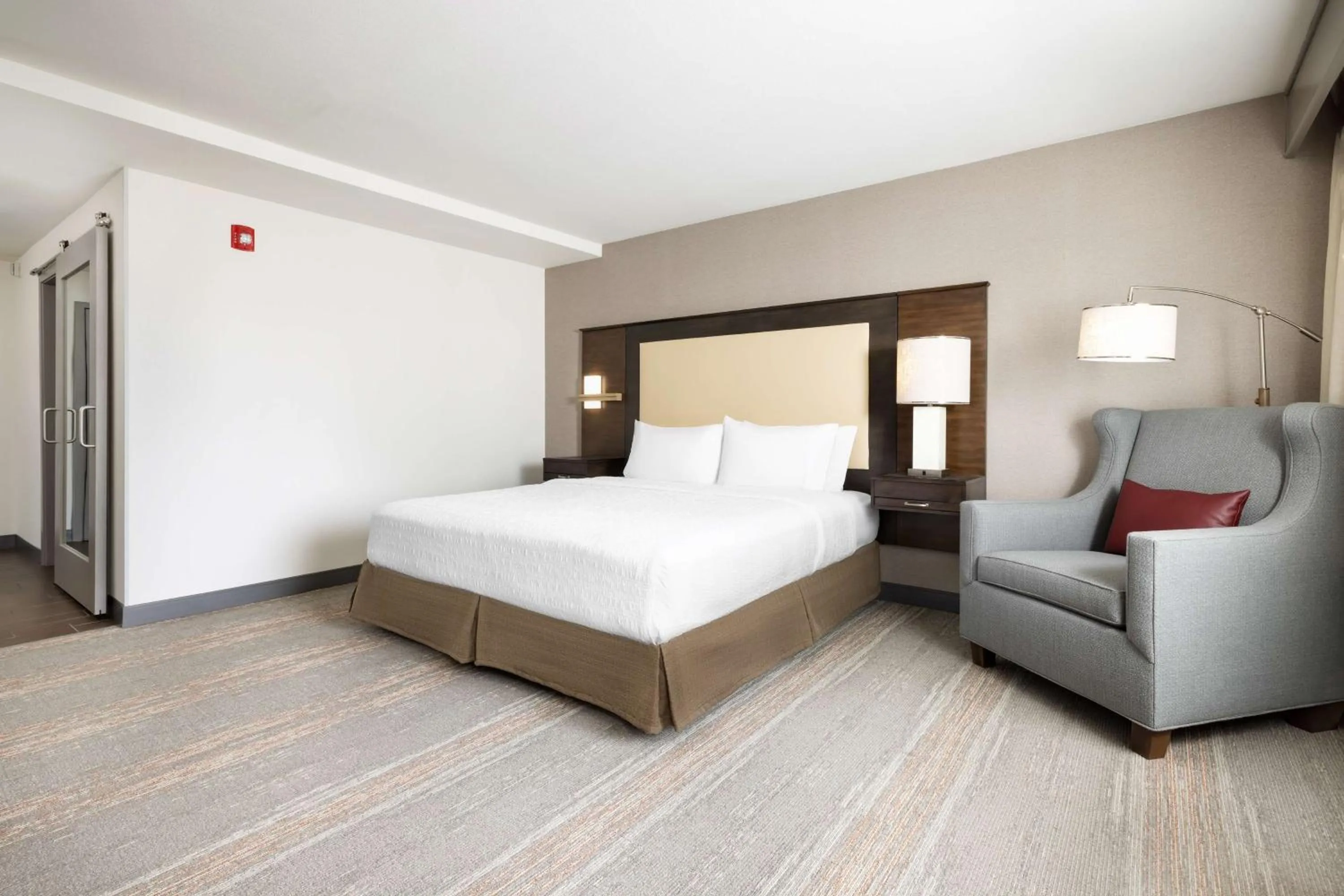 Bed in Hampton Inn & Suites - Napa, CA