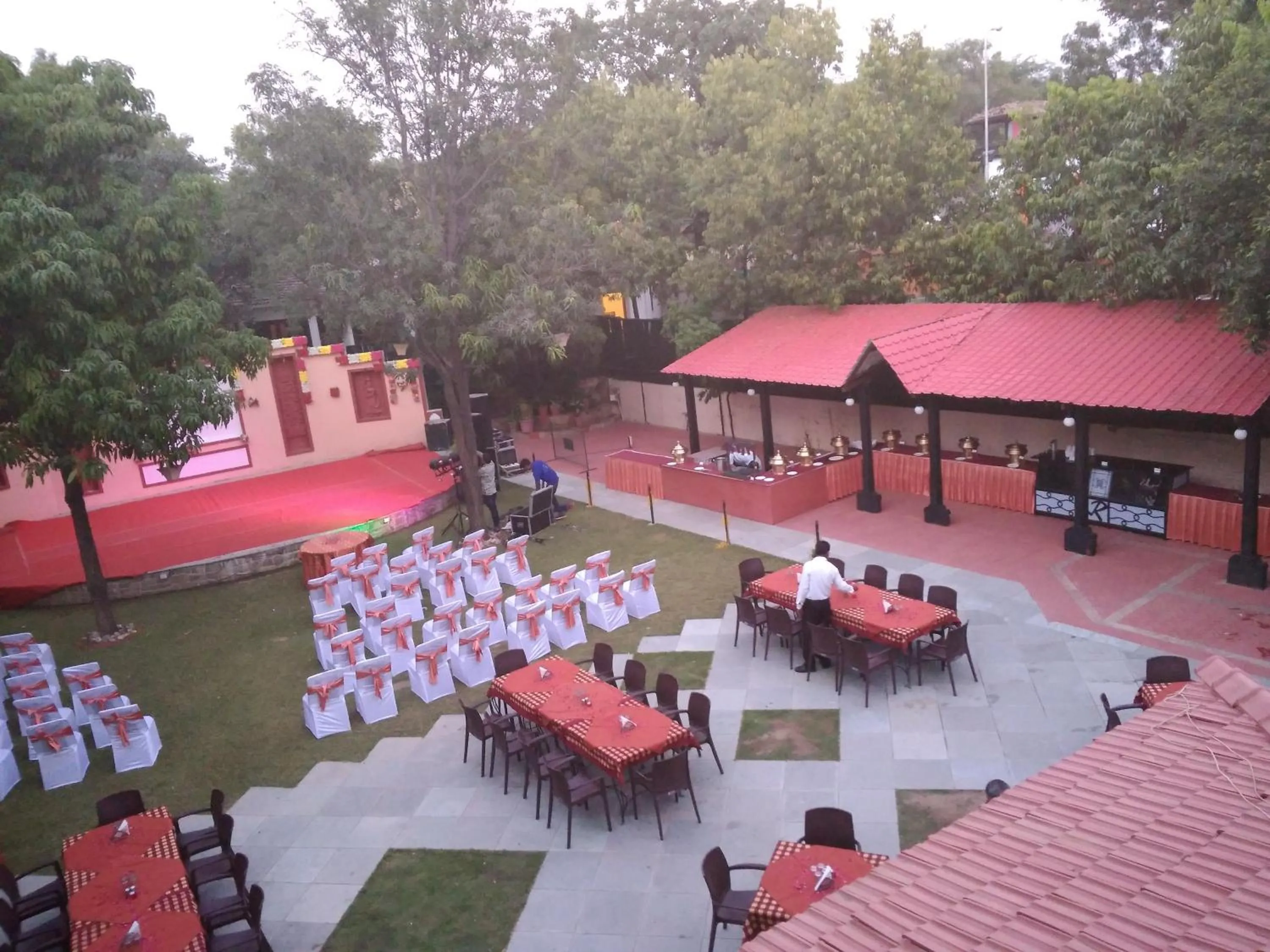 Restaurant/places to eat in Amantra Shilpi Resort & Spa Udaipur