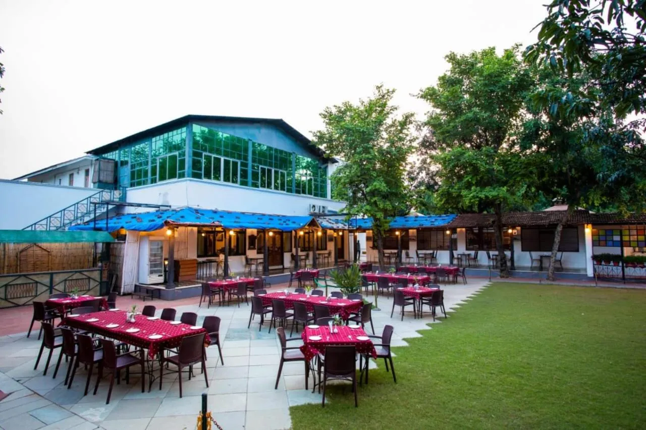 Restaurant/places to eat in Amantra Shilpi Resort & Spa Udaipur