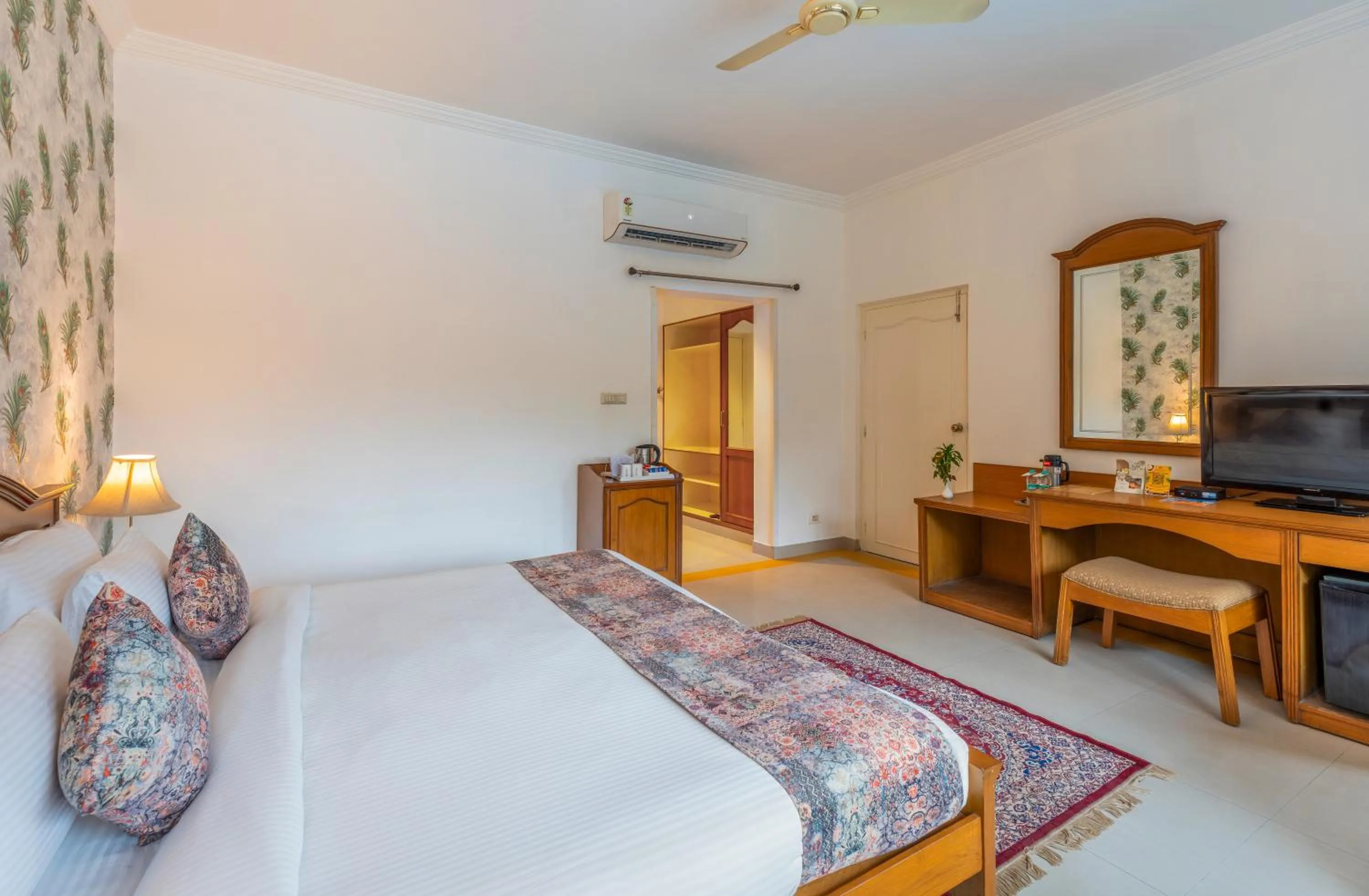 Bedroom, Bed in Amantra Shilpi Resort & Spa Udaipur