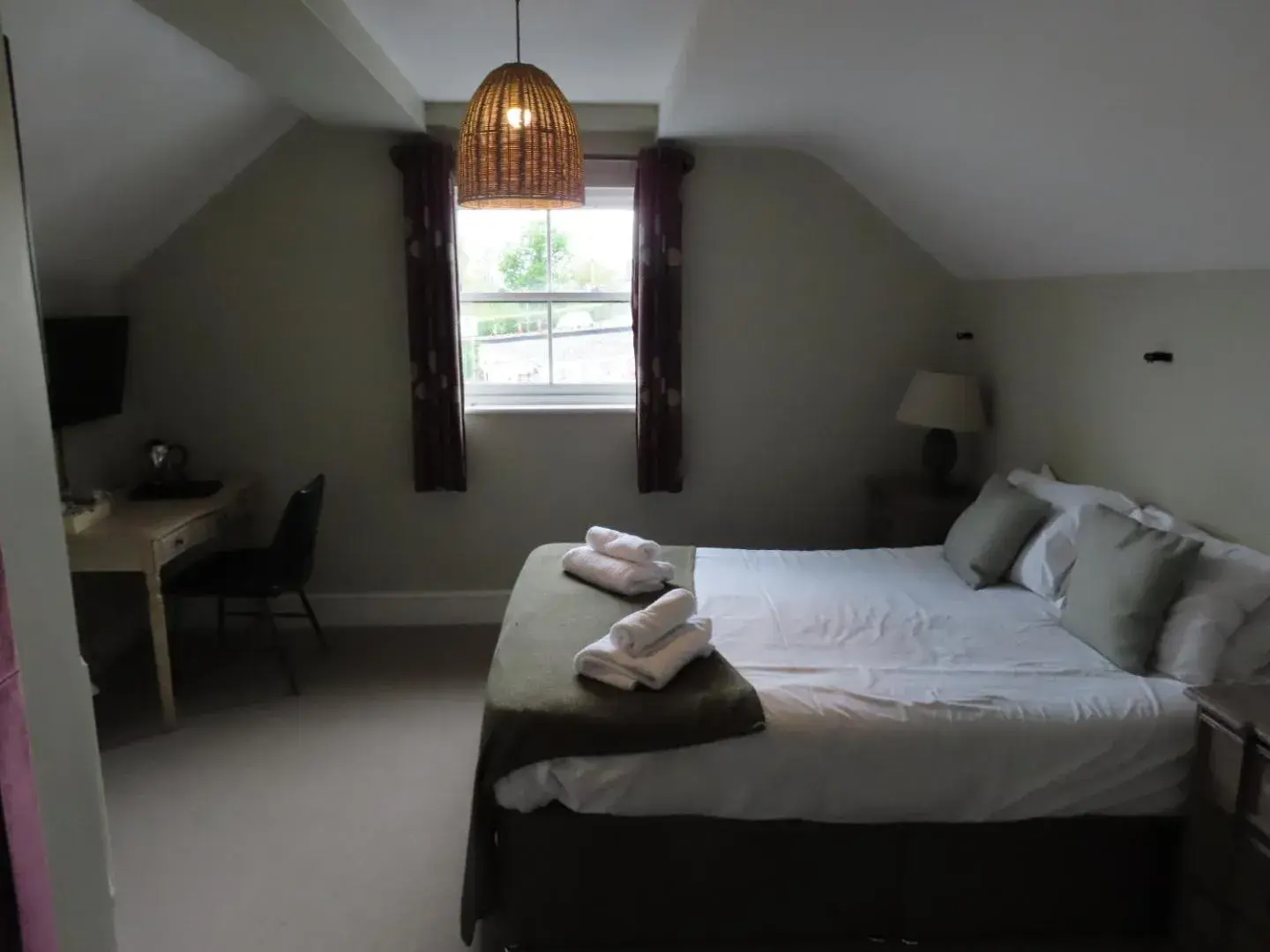 Double Room with Private Bathroom in The Riverside Double Room with Private Bathroom in The Riverside