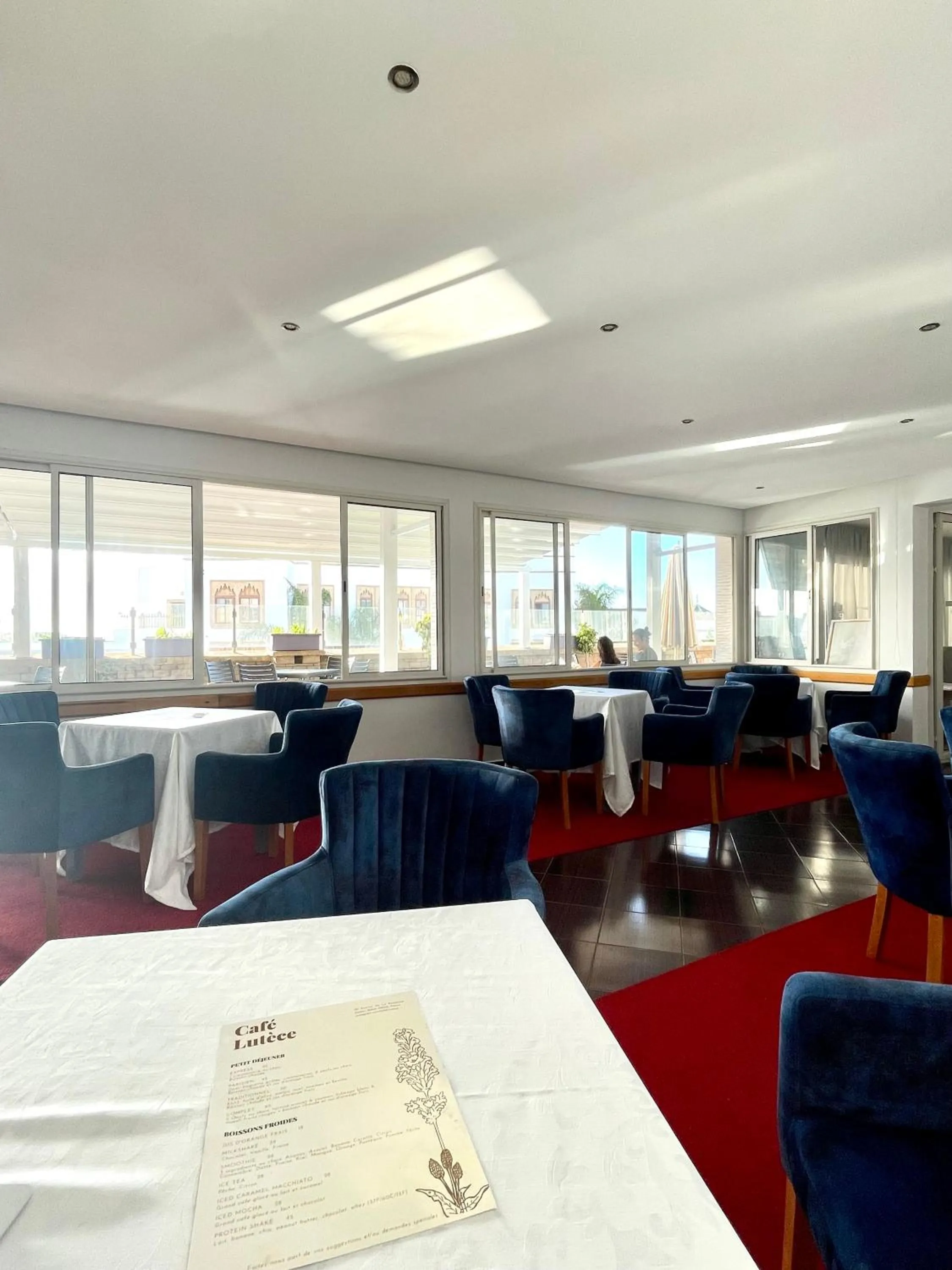 Restaurant/places to eat in Hotel Lutece