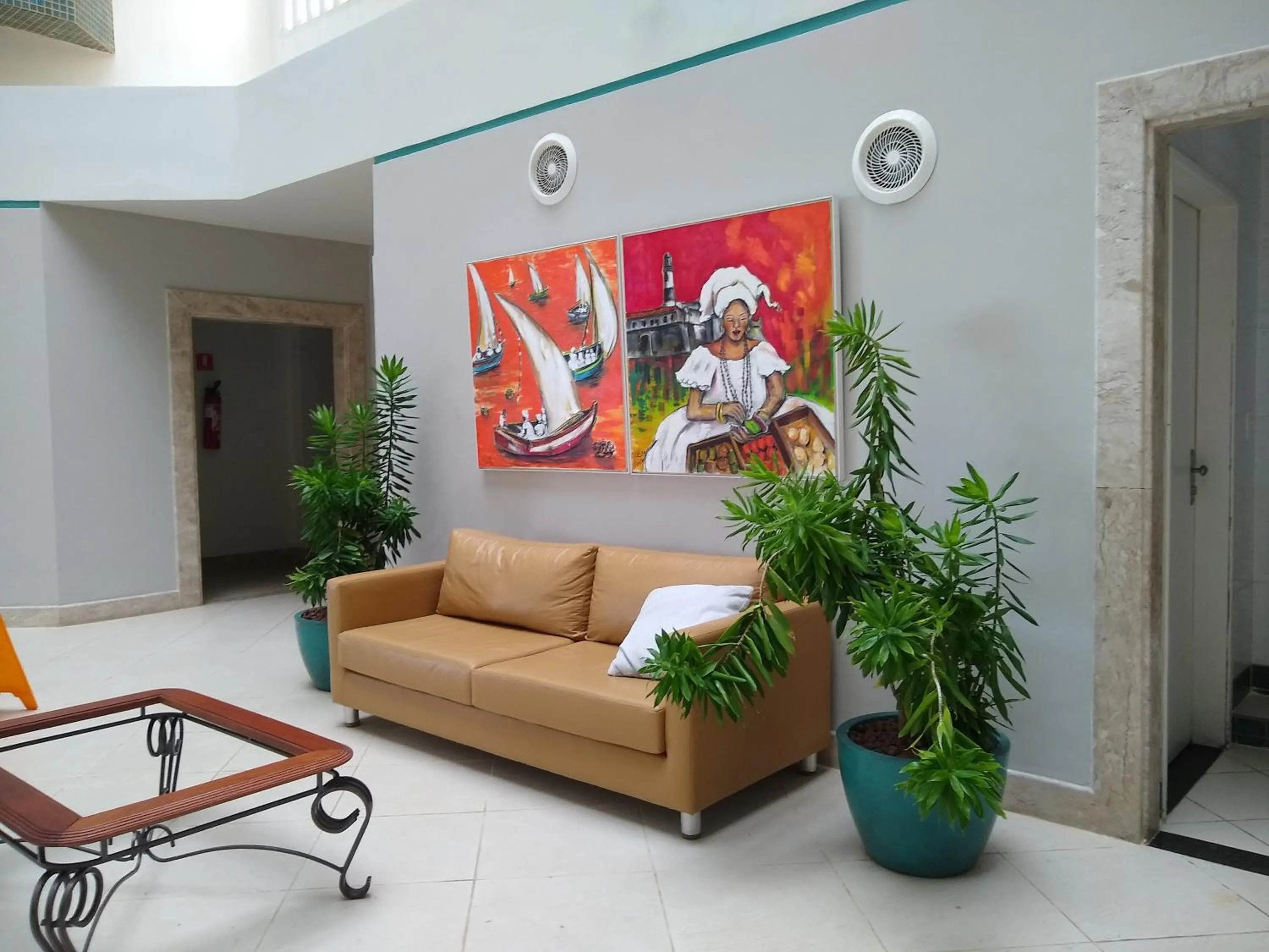 Property building in Farol Barra Flat 202