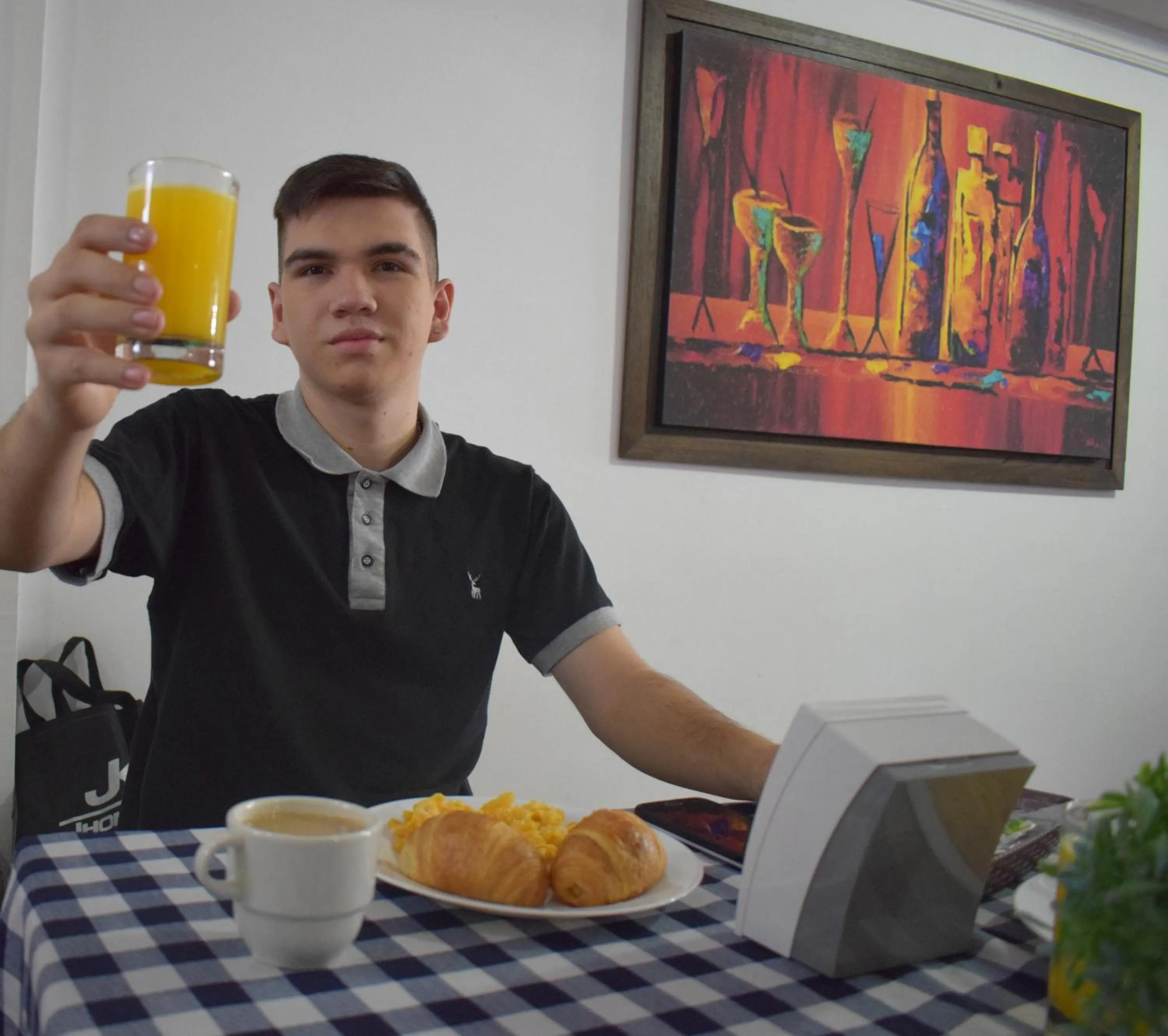 Dining area in Hotel Avenida 3 Real en el norte de Cali
