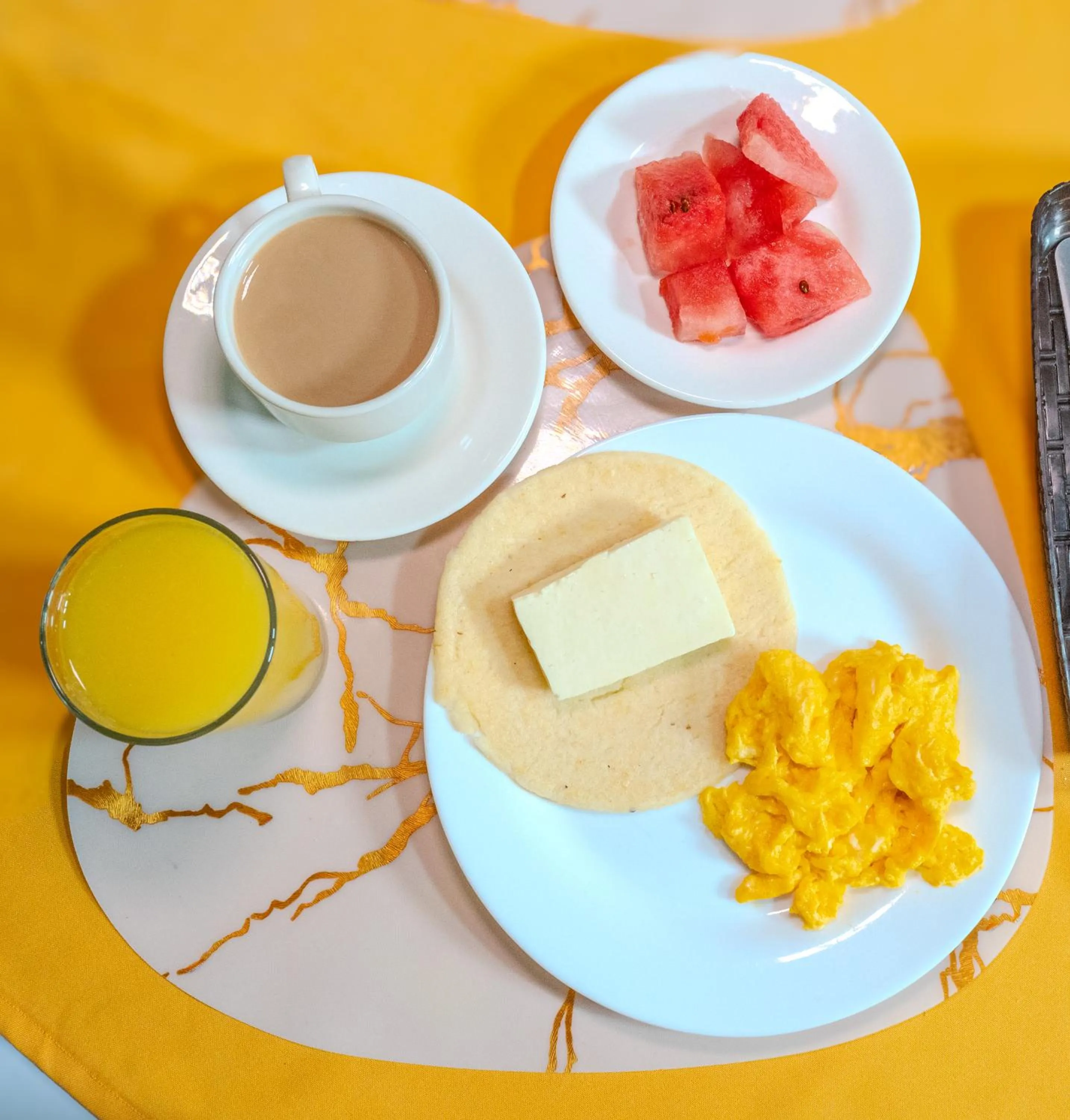 Breakfast in Hotel Avenida 3 Real en el norte de Cali