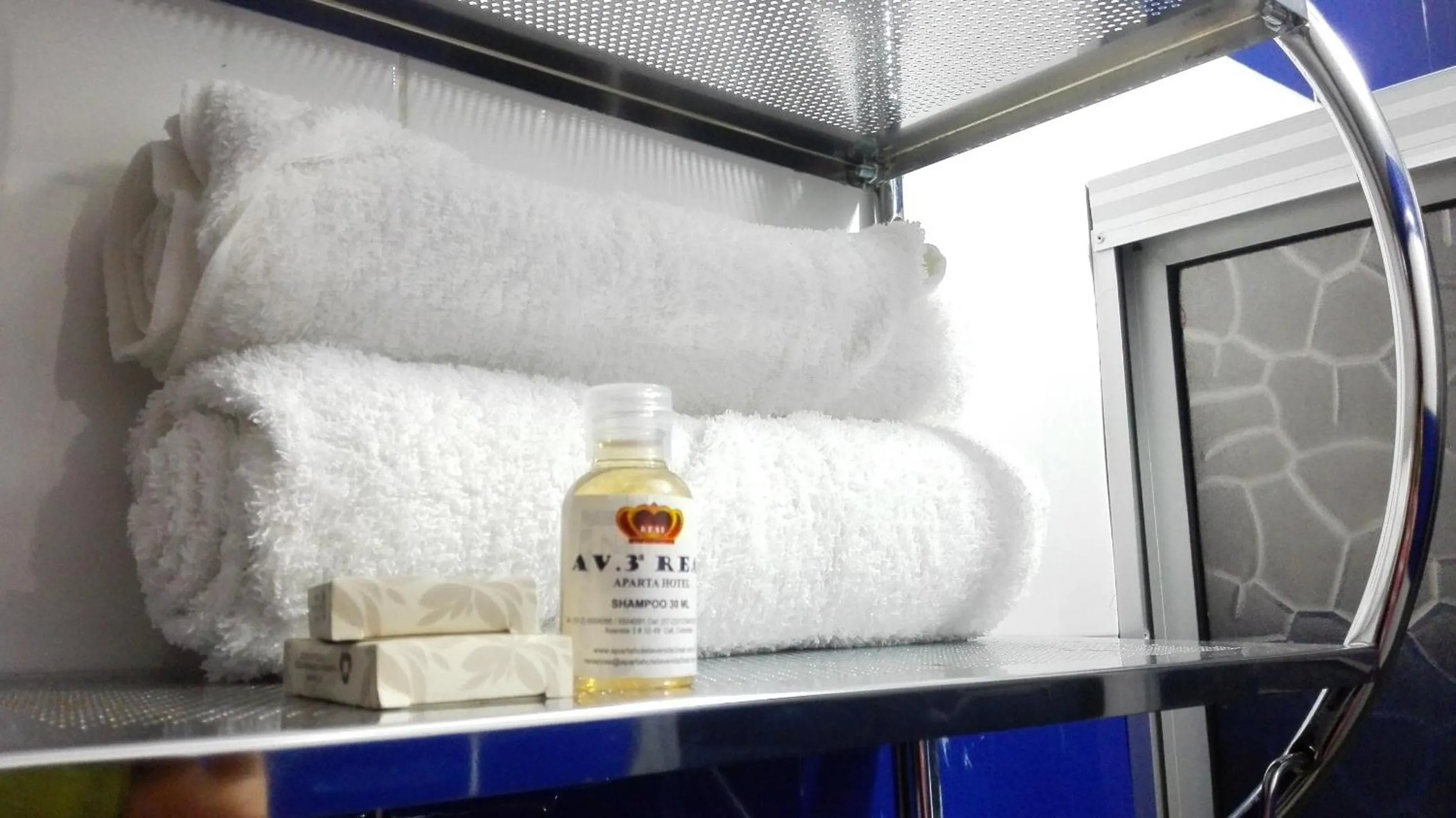 towels in Hotel Avenida 3 Real en el norte de Cali