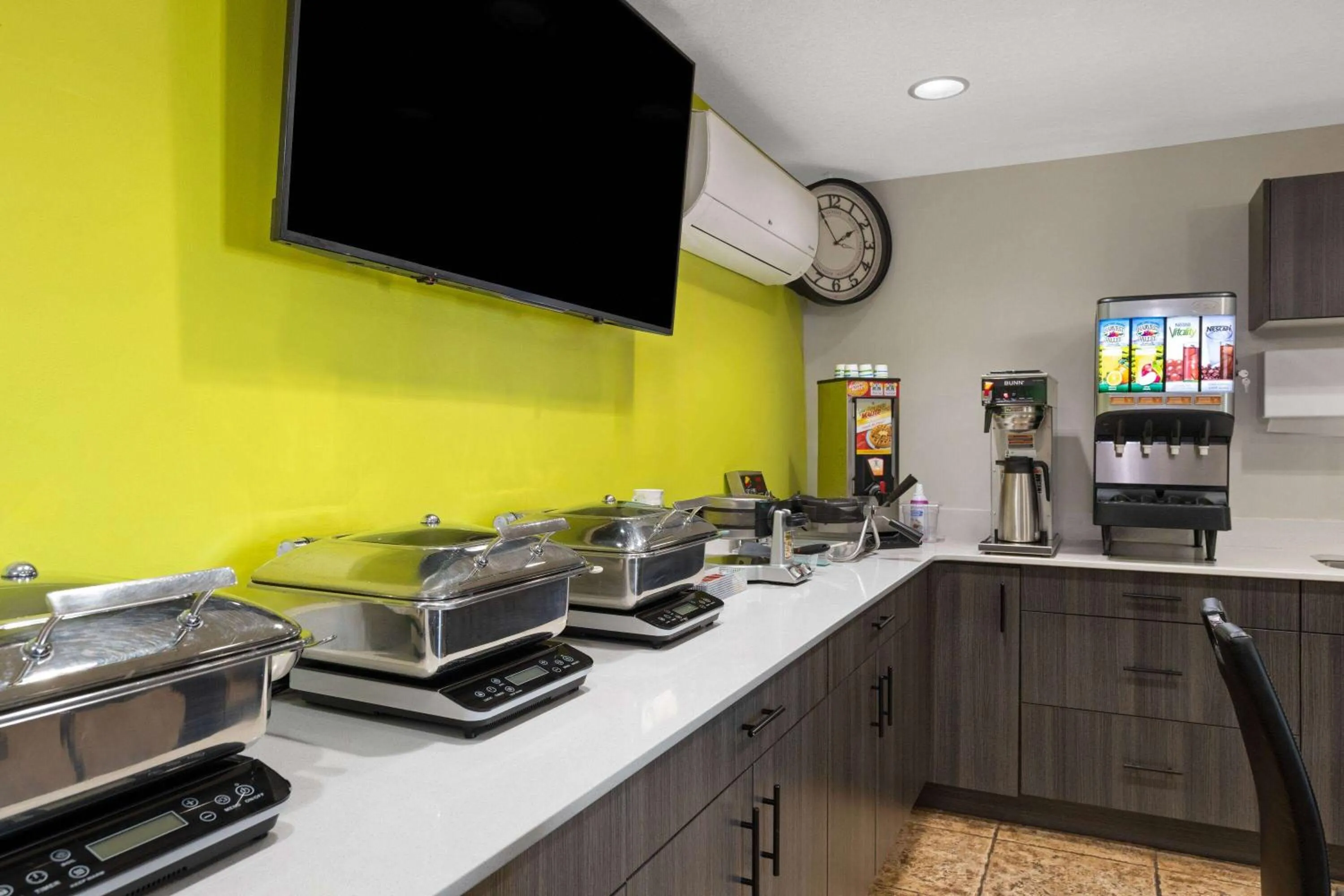 Breakfast in Super 8 by Wyndham Fort McMurray