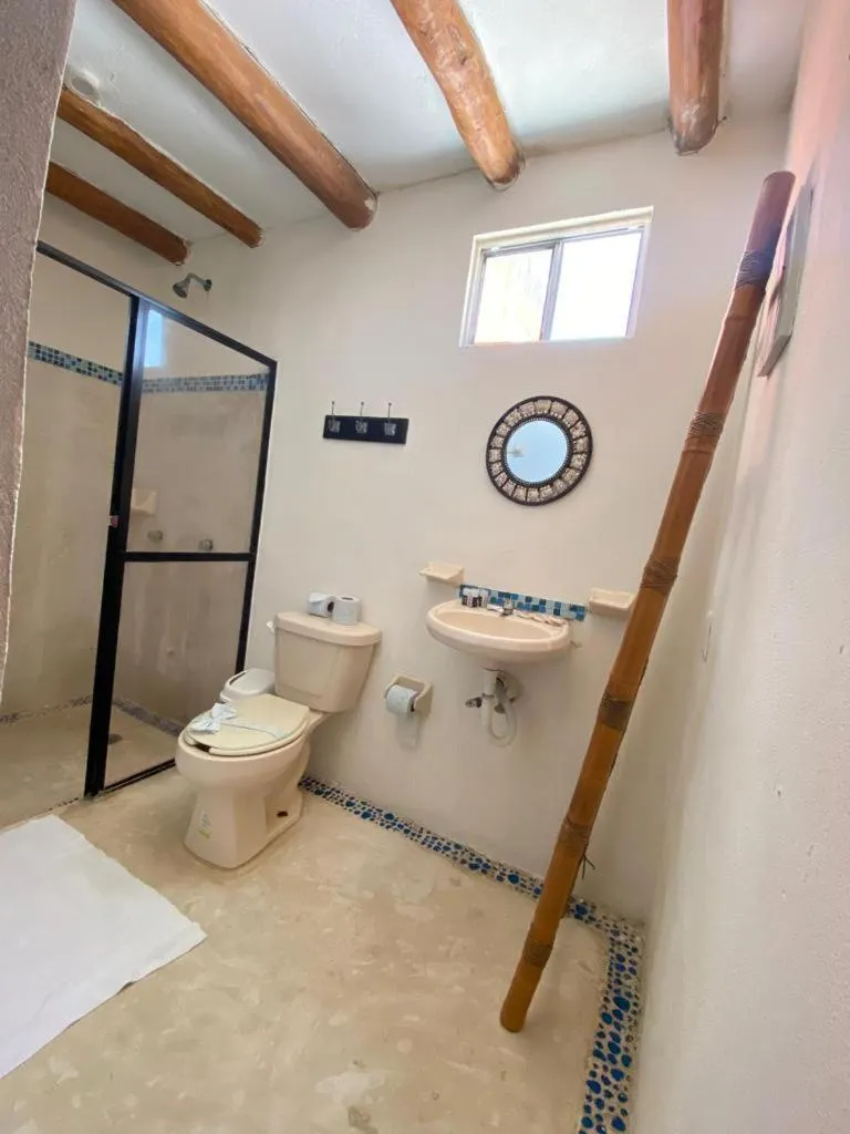 Shower in La Constanza de Rulo