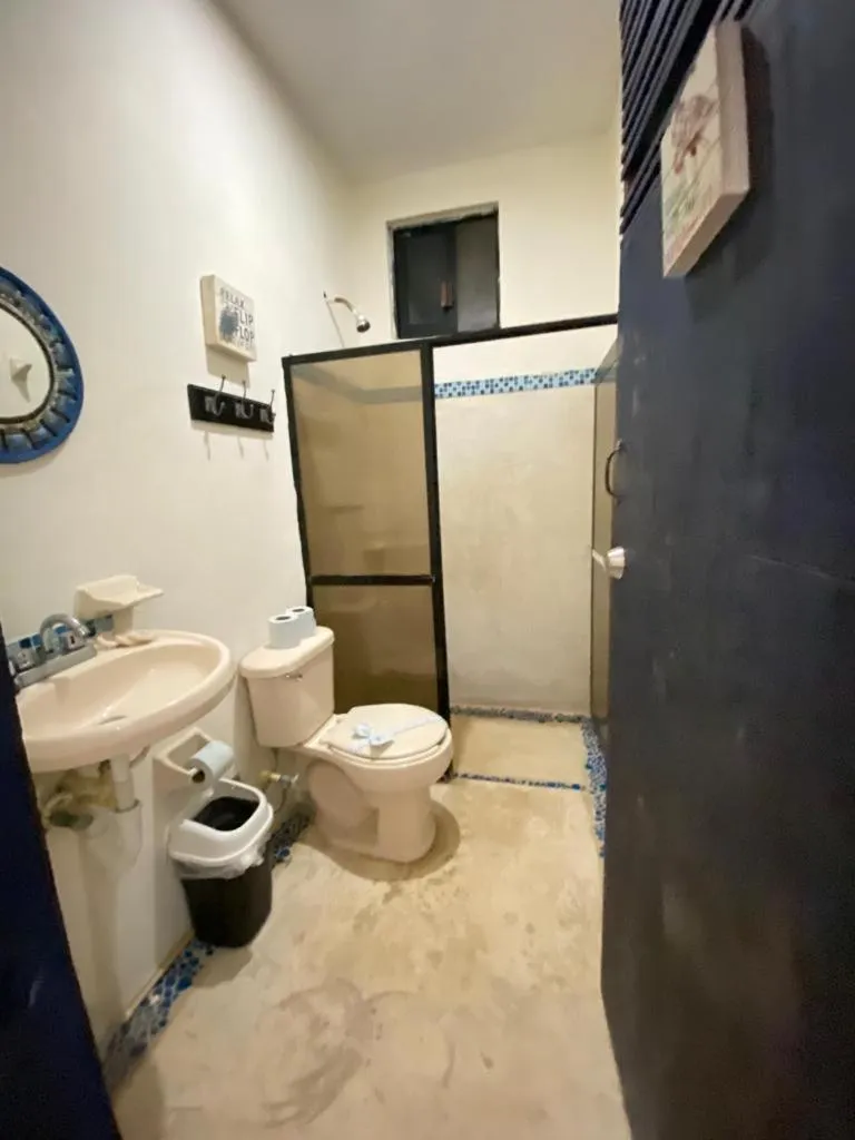 Shower in La Constanza de Rulo