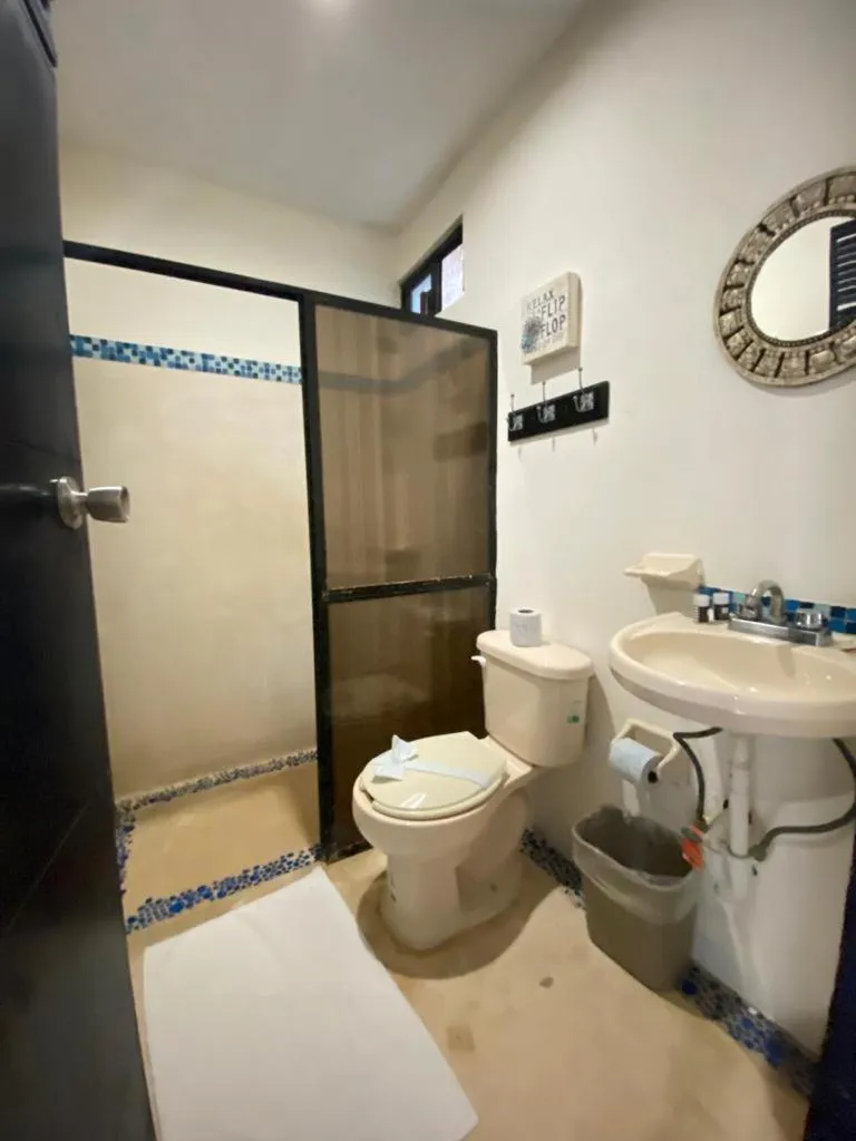 Shower in La Constanza de Rulo