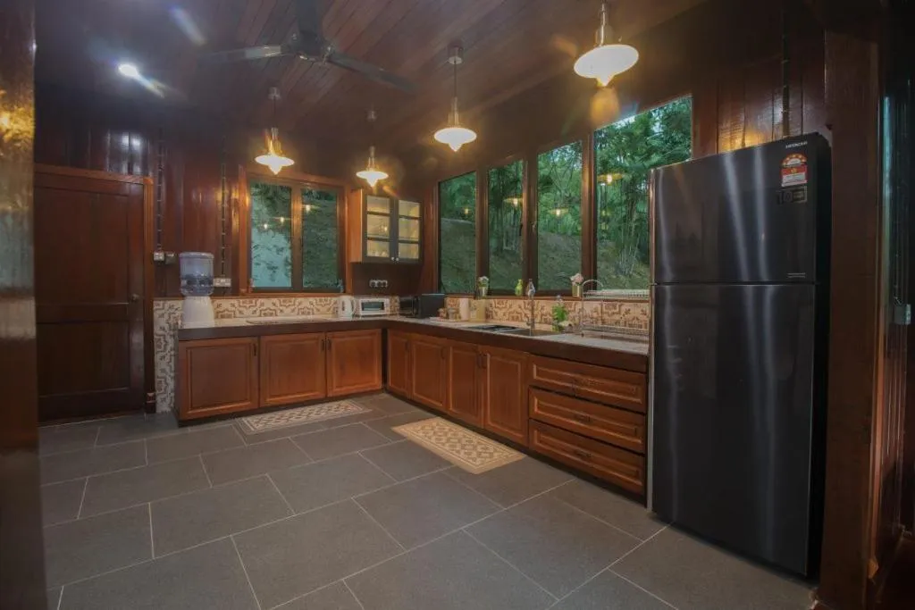 Kitchen or kitchenette in De Serenity - Exclusive Jungle Retreat