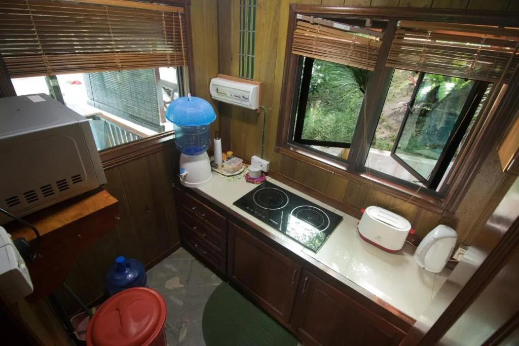 Kitchen or kitchenette in De Serenity - Exclusive Jungle Retreat