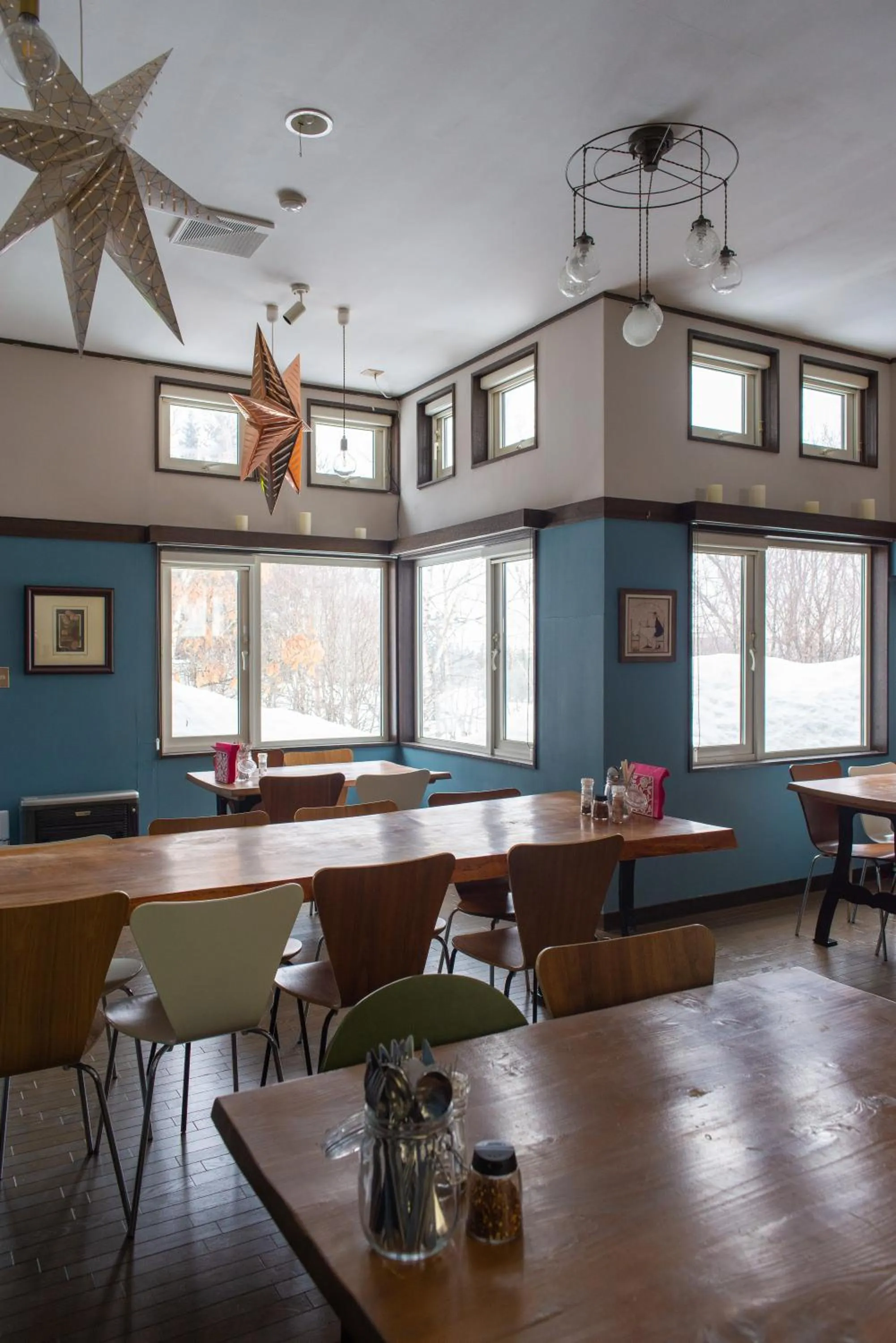 Dining area in White Rose Inn