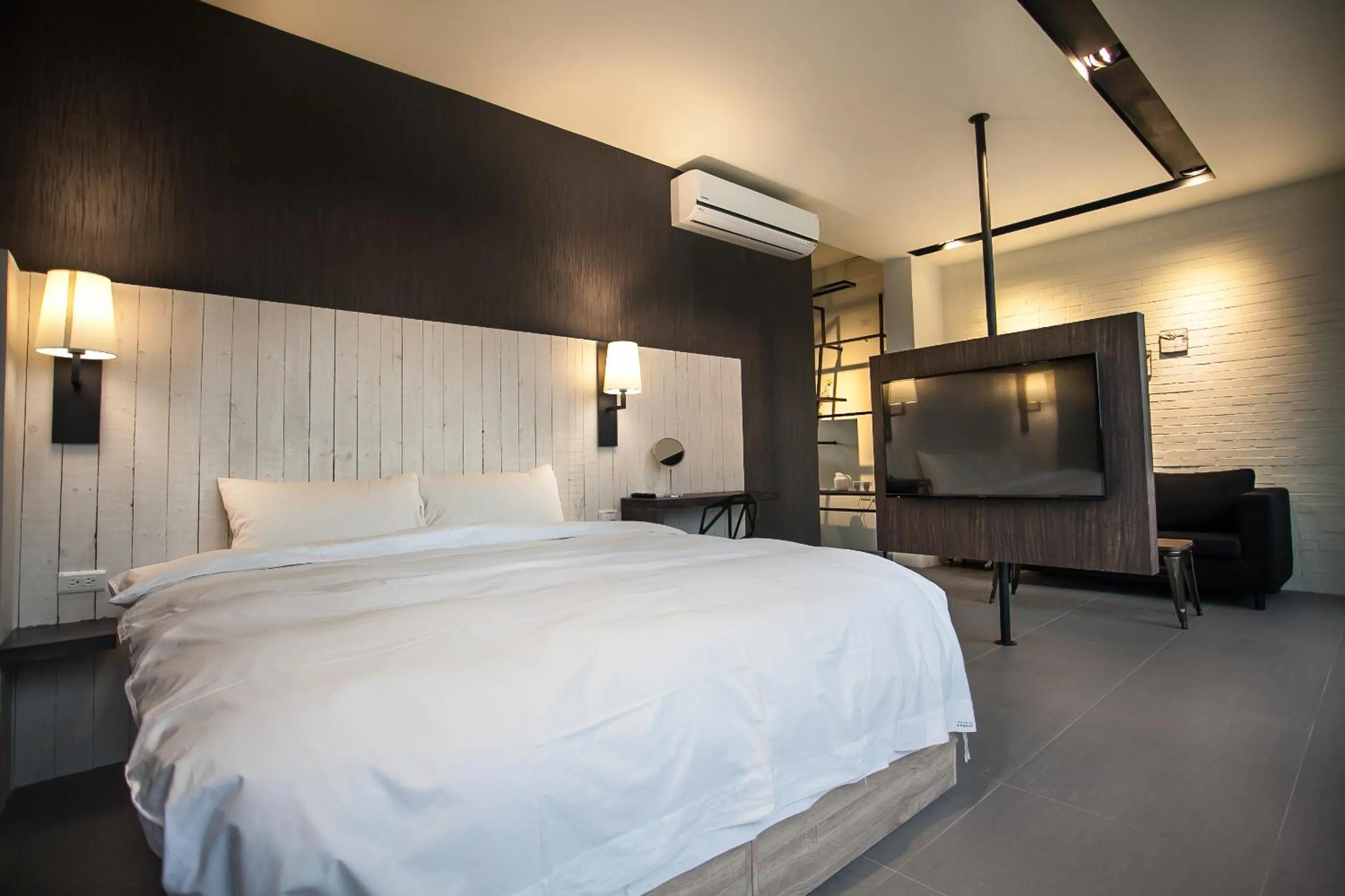 Property building, Bed in ManMan B&B