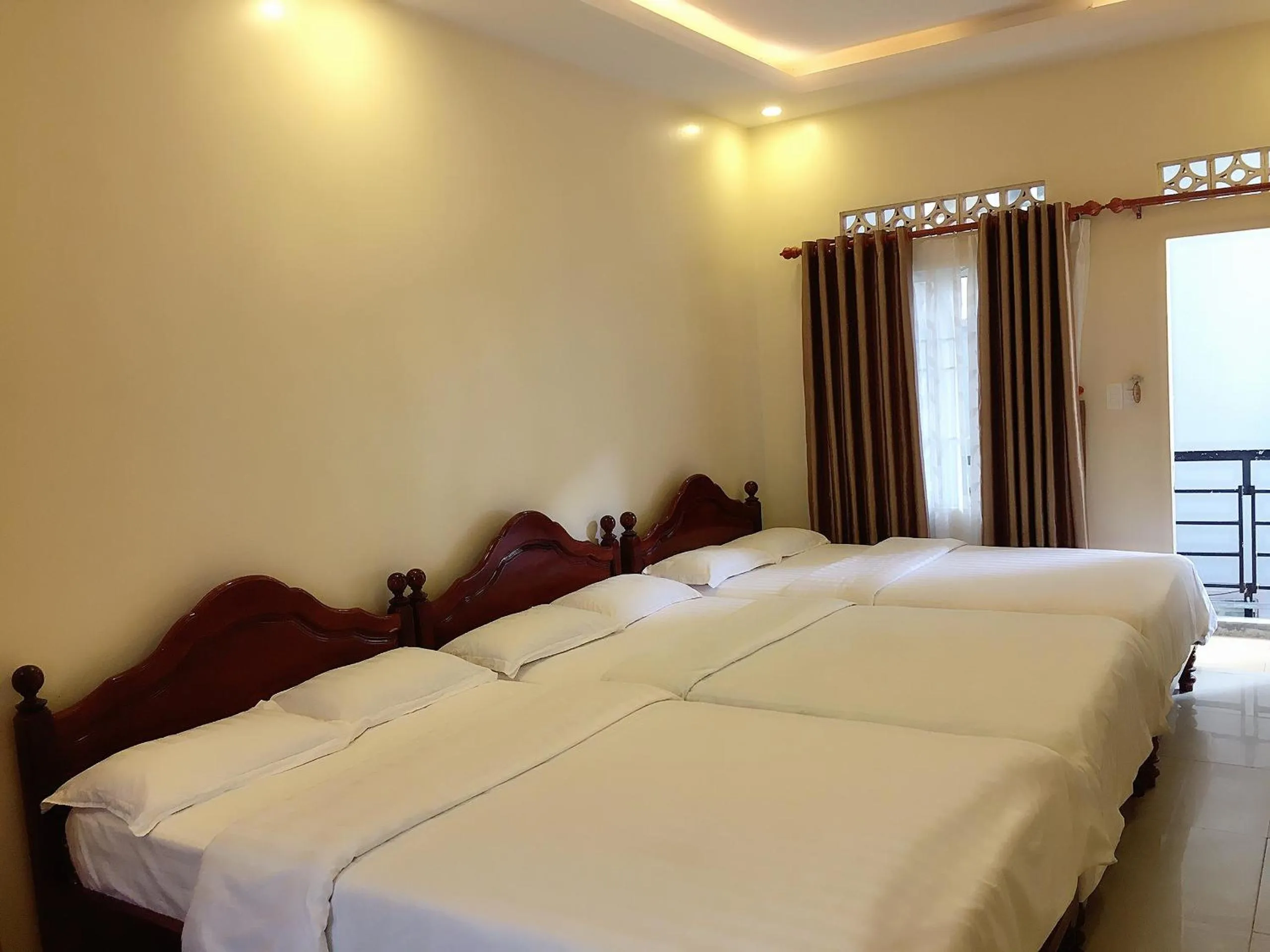 Bed in Tuyết Mai Hotel
