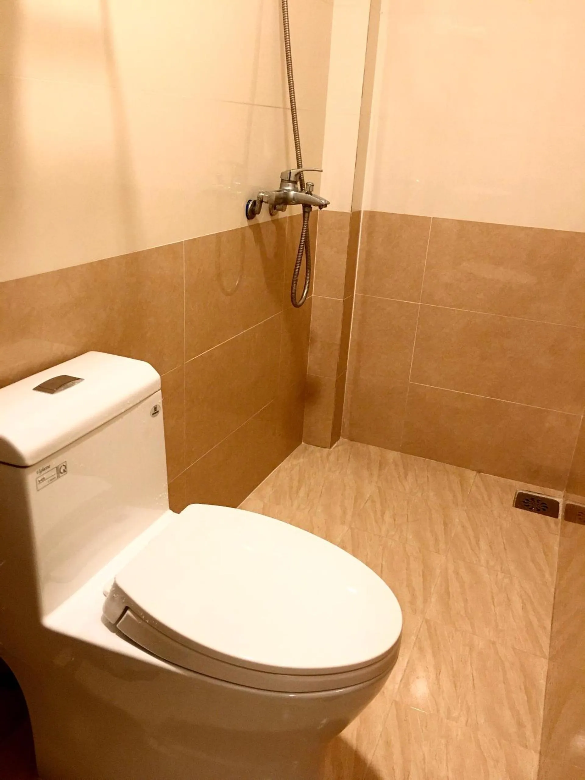 Bathroom in Tuyết Mai Hotel