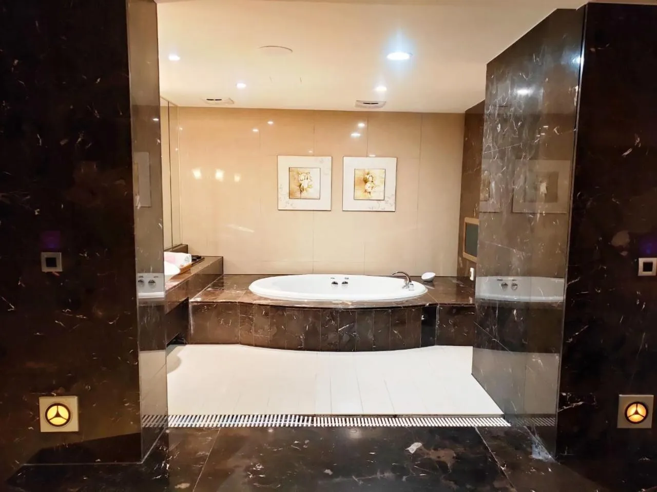 Bathroom in Discovery Motel - Nangang臺北市旅館349-2號