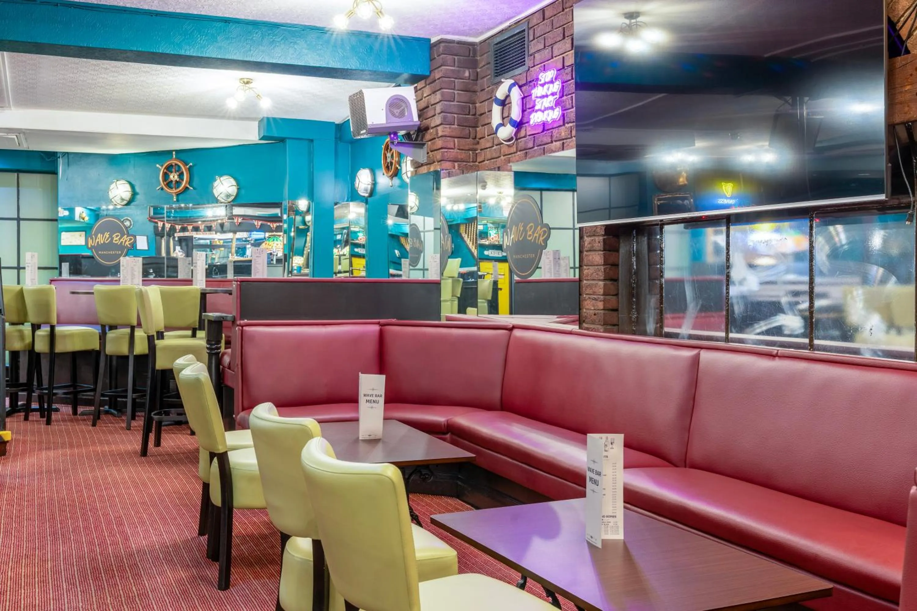 Lounge or bar in Sachas Hotel Manchester