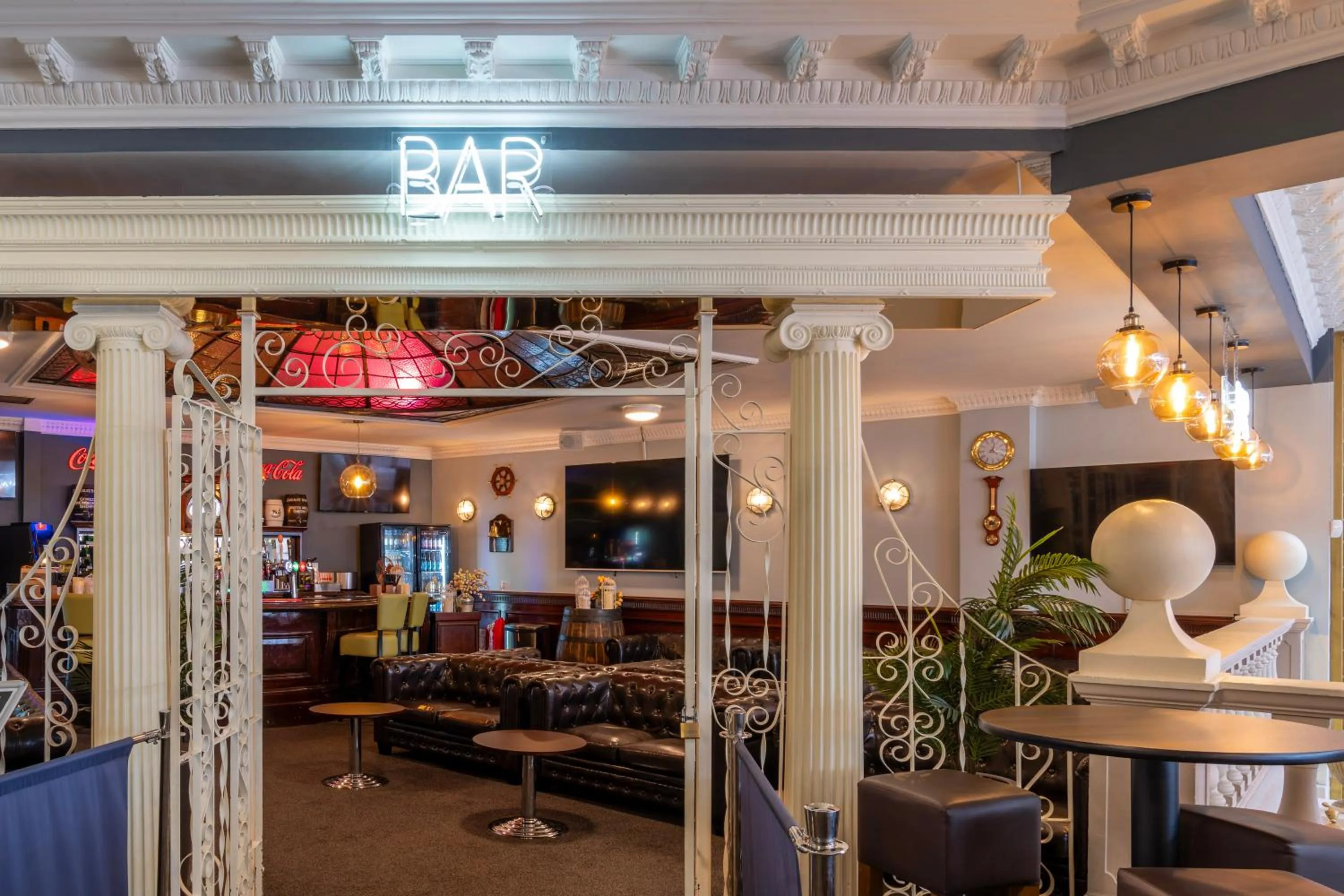 Lounge or bar in Sachas Hotel Manchester