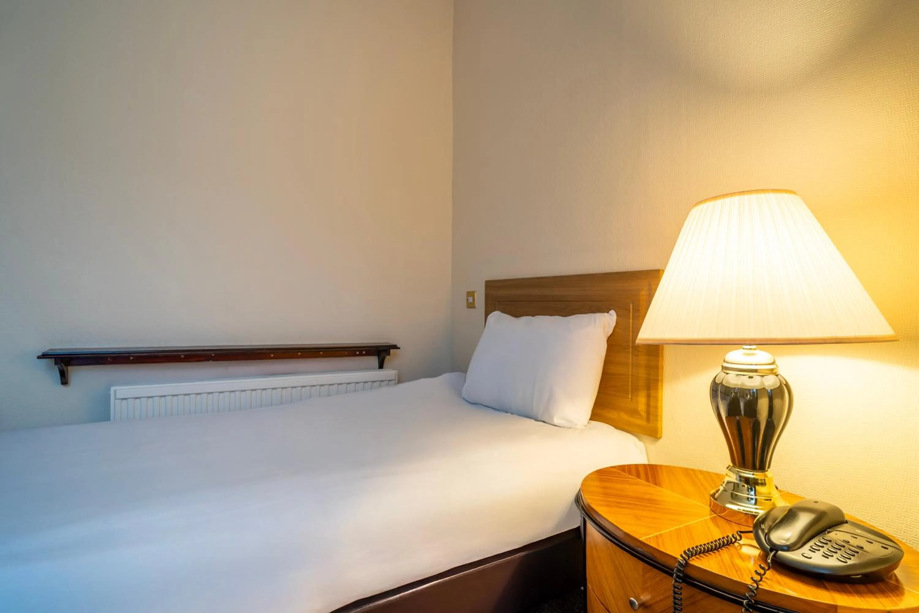 Single Room with Private Bathroom in Sachas Hotel Manchester