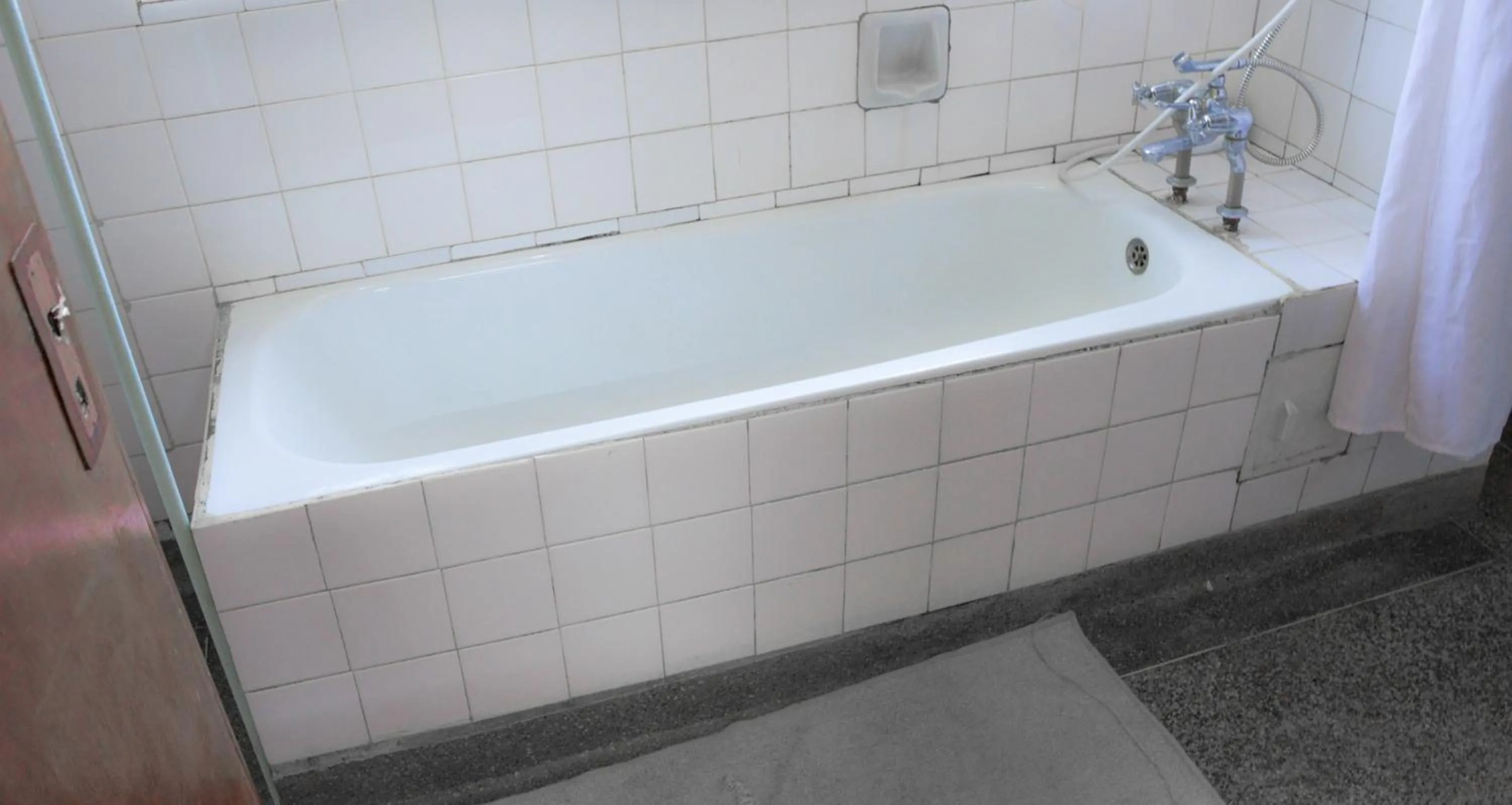 Bathroom in Orlando Guest Resort