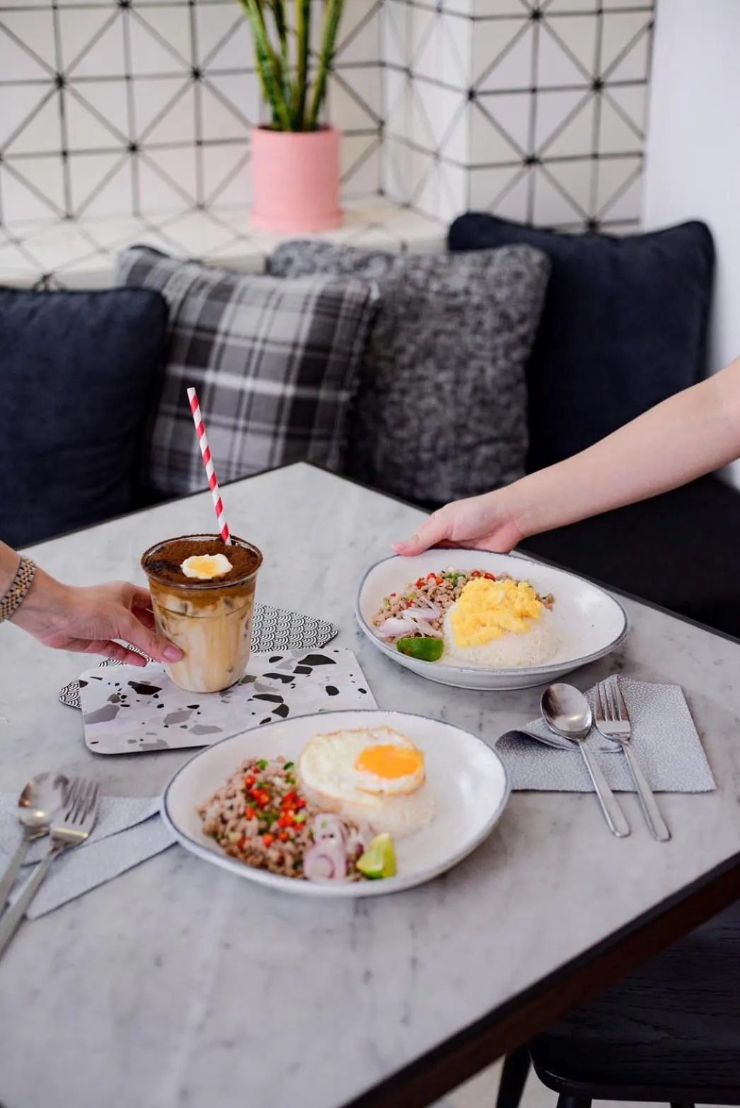 White Ivory Bed And Breakfast