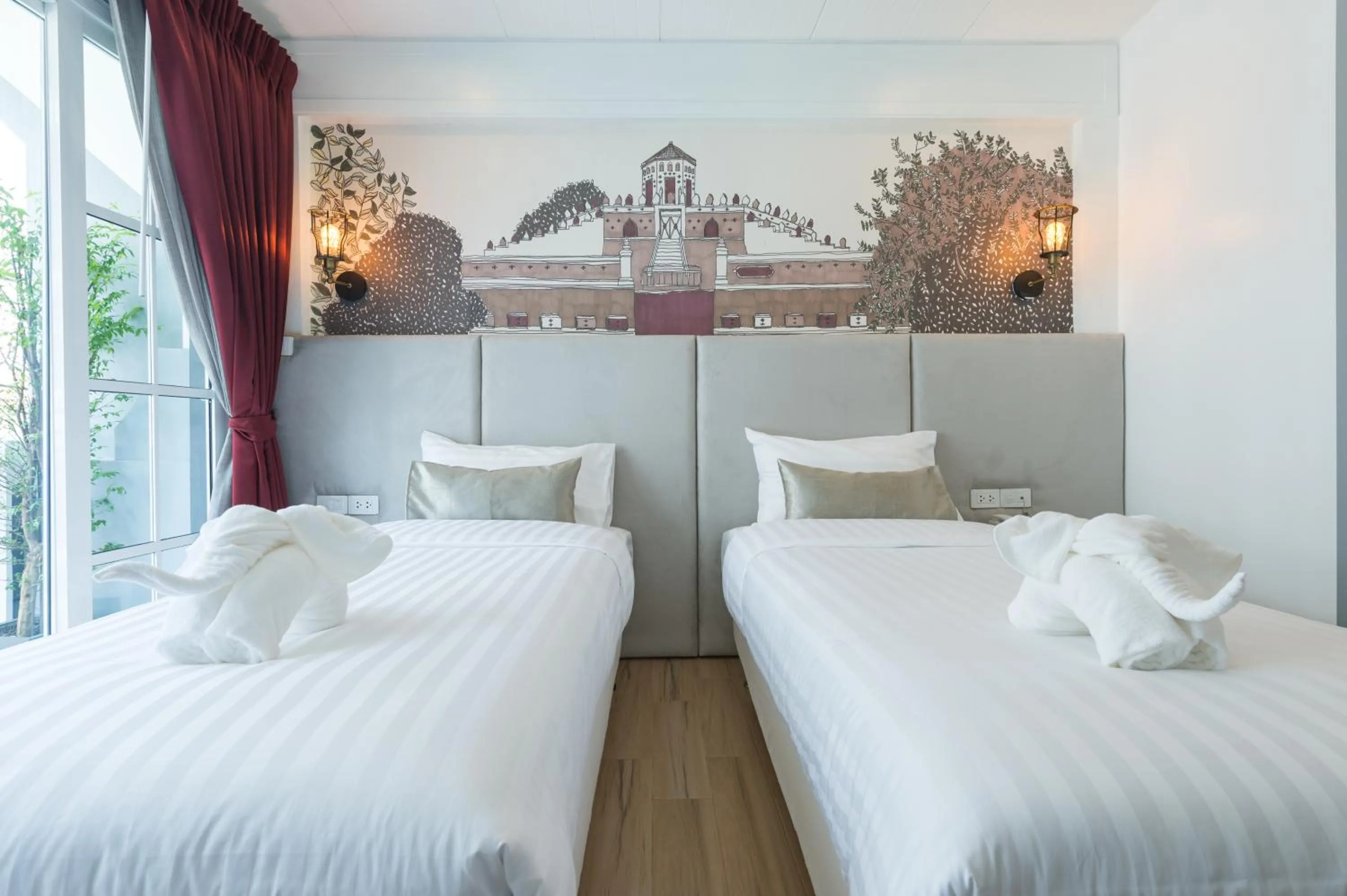 Photo of the whole room, Bed in White Ivory Bed And Breakfast