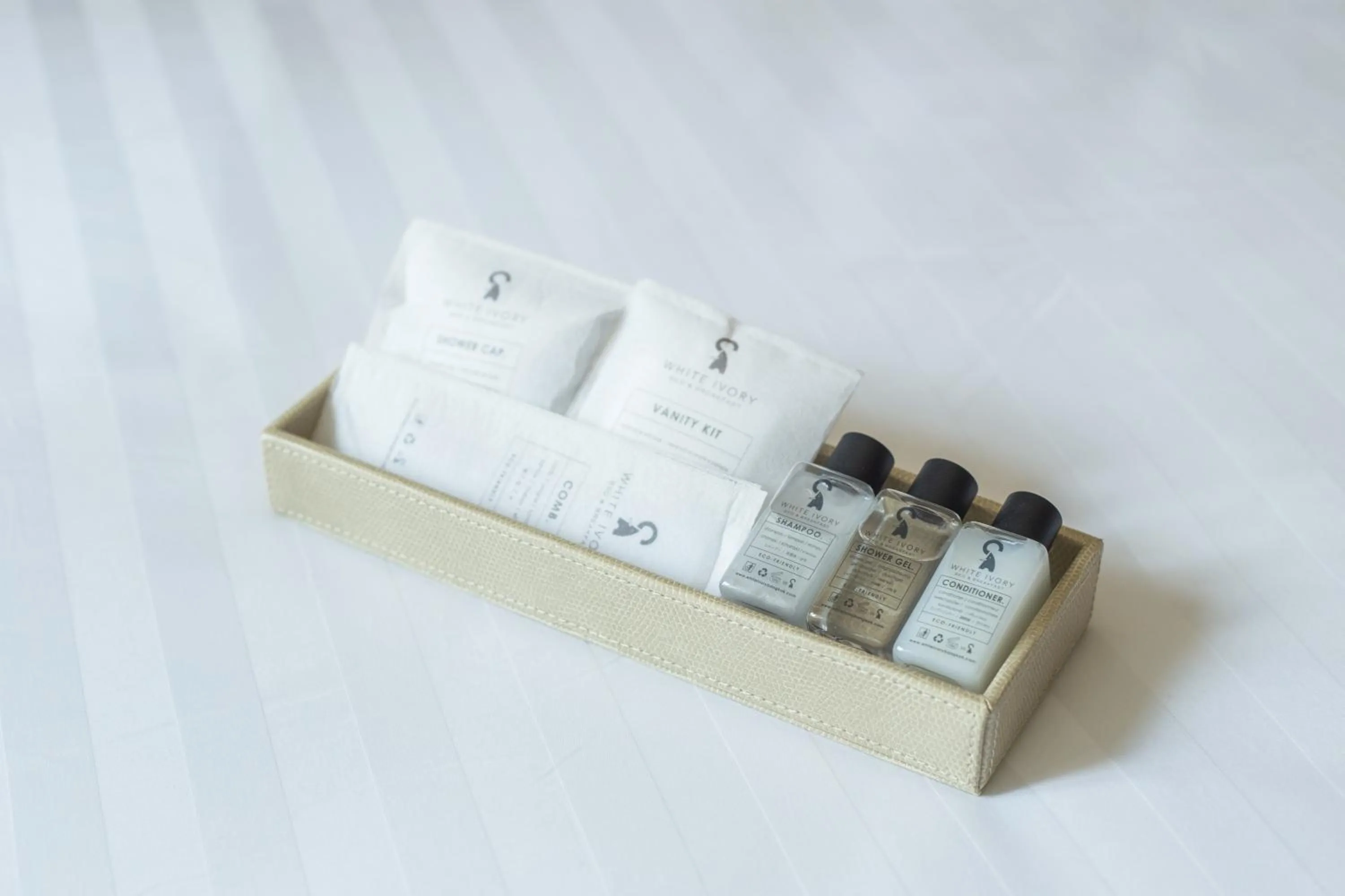 Other, Bed in White Ivory Bed And Breakfast