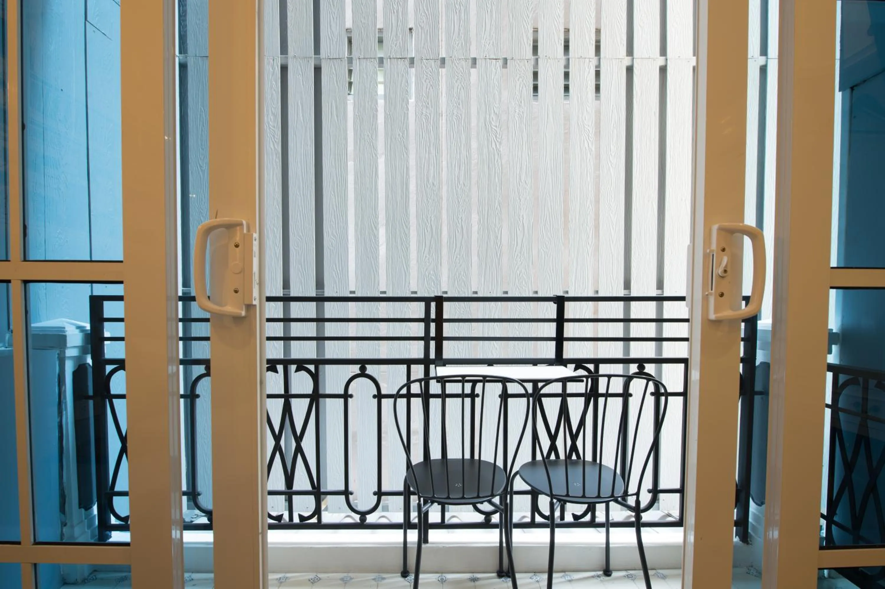 Balcony/Terrace in White Ivory Bed And Breakfast