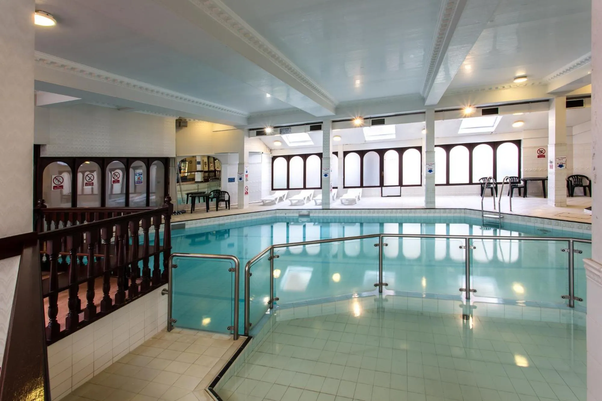 Swimming pool in Britannia Country House Hotel