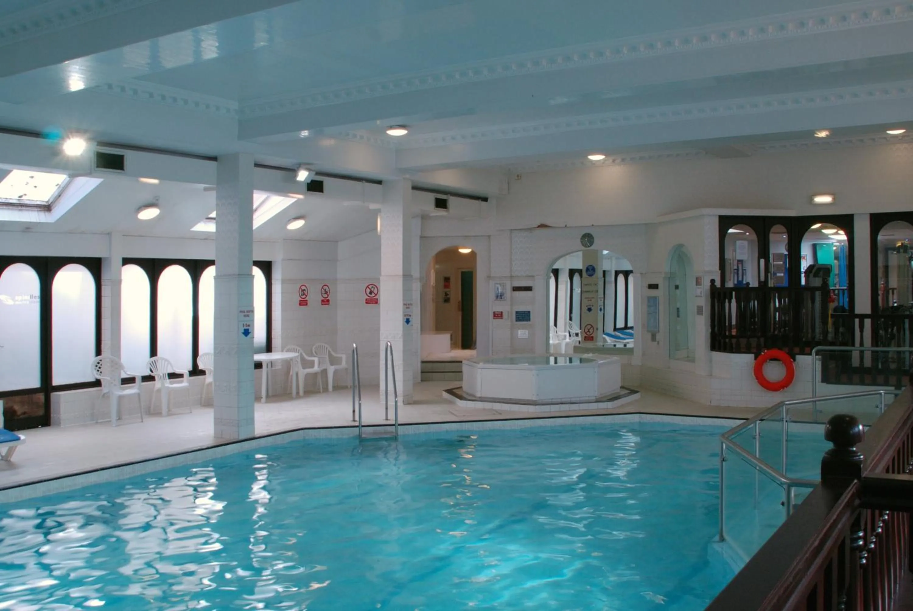 Swimming pool in Britannia Country House Hotel
