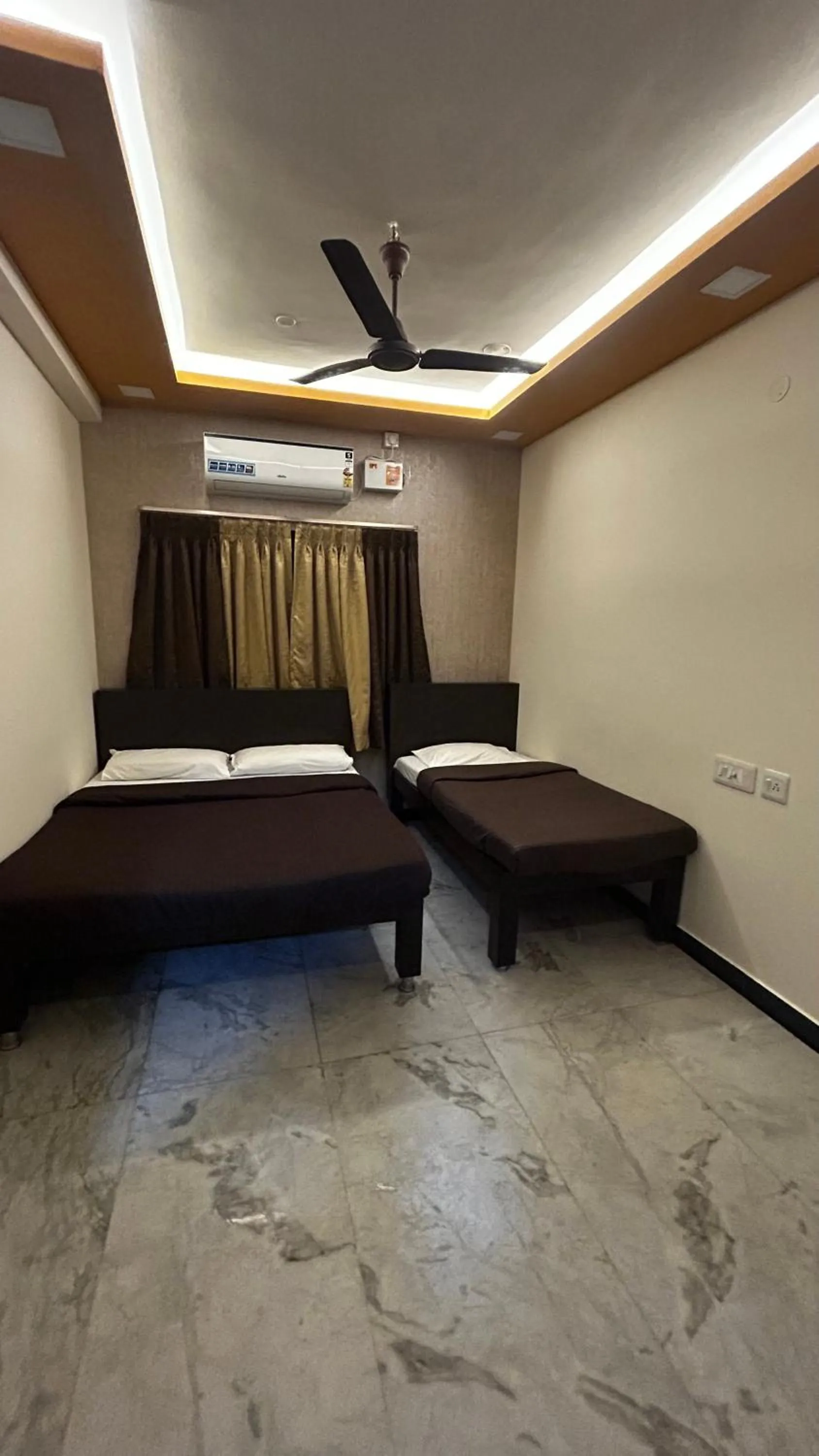 Bed in Rmc travellers inn