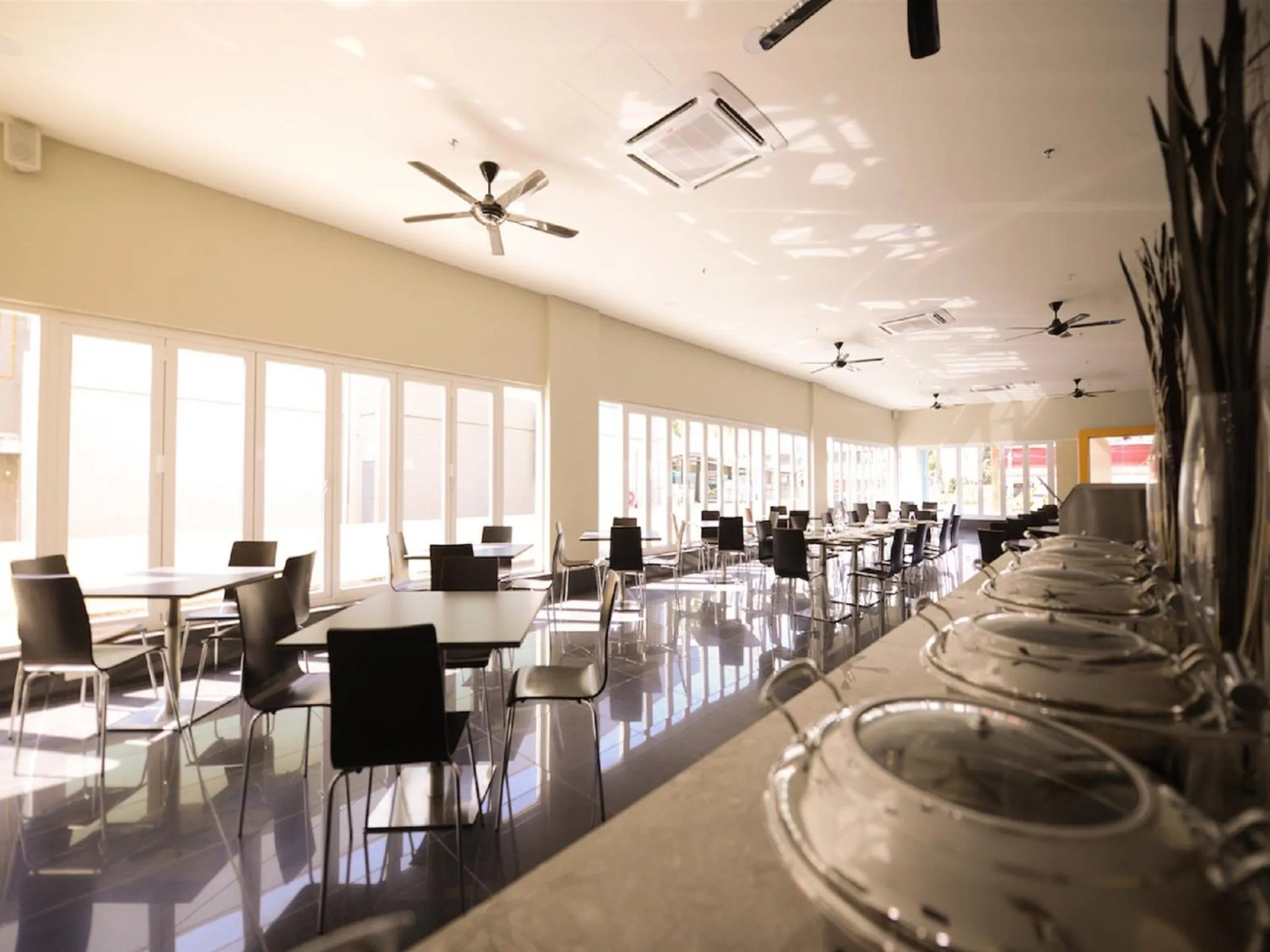 Restaurant/places to eat in Nadias Hotel Cenang Langkawi