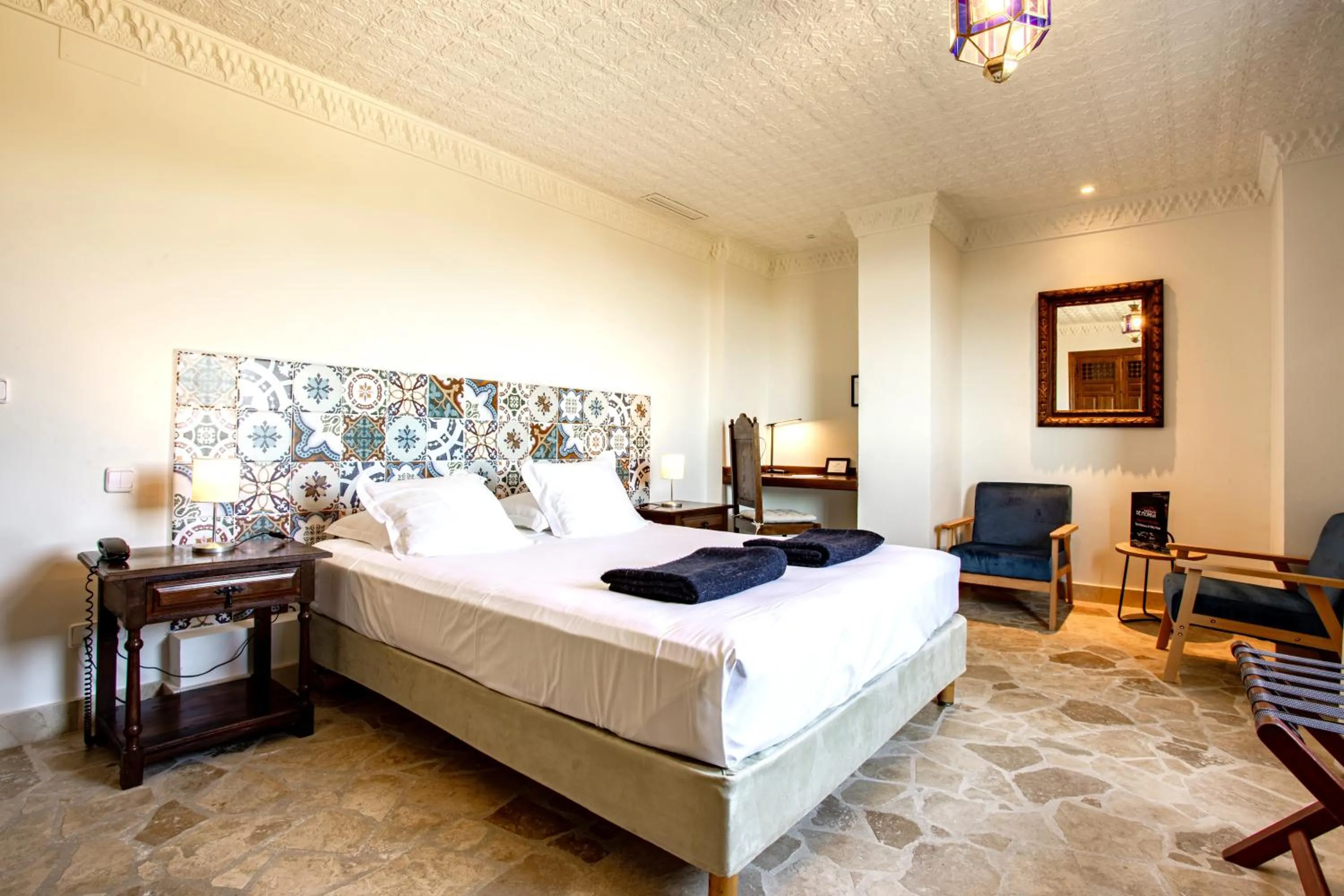 Photo of the whole room, Bed in Hotel Castillo de Monda