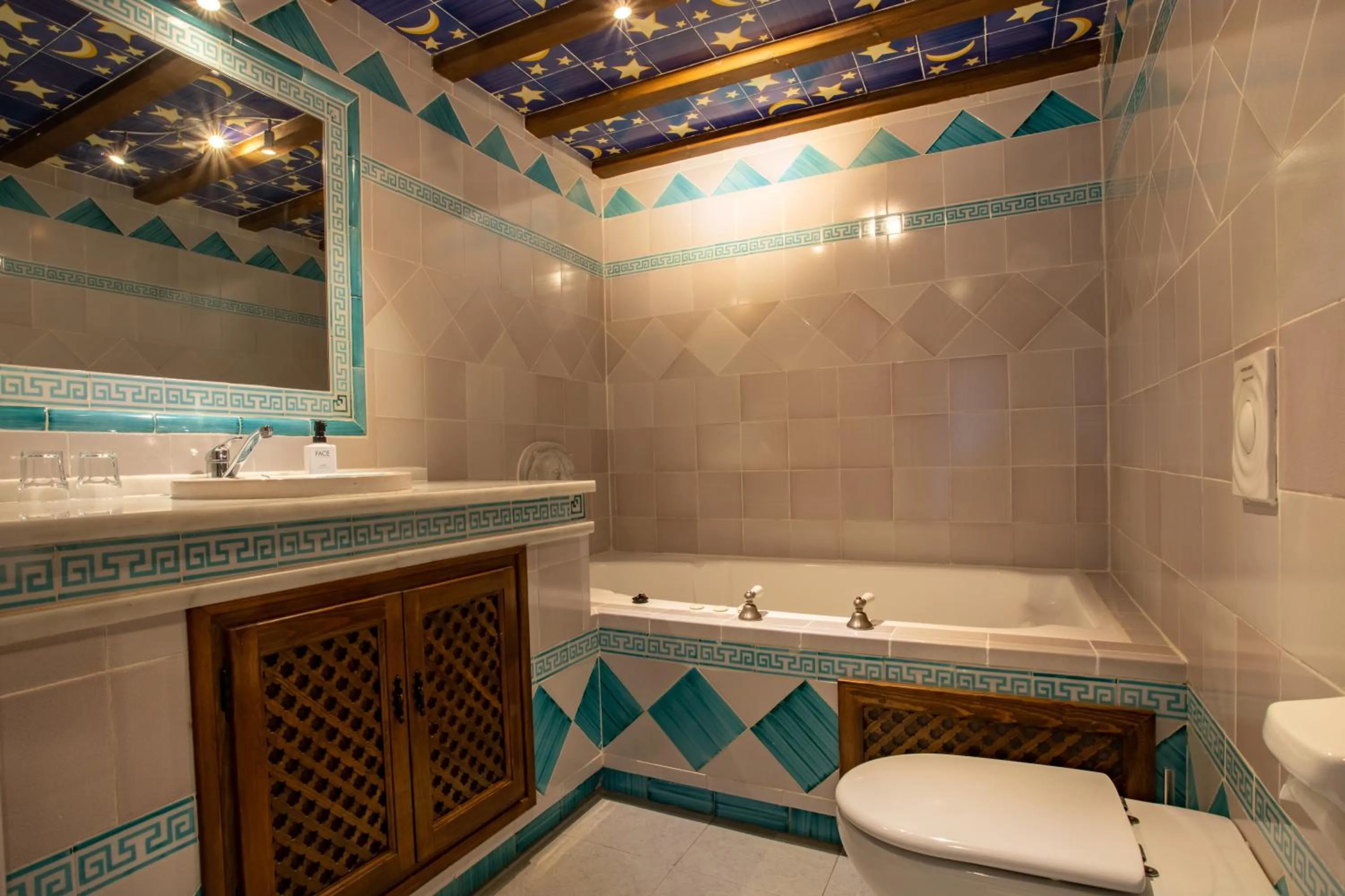 Bathroom in Hotel Castillo de Monda