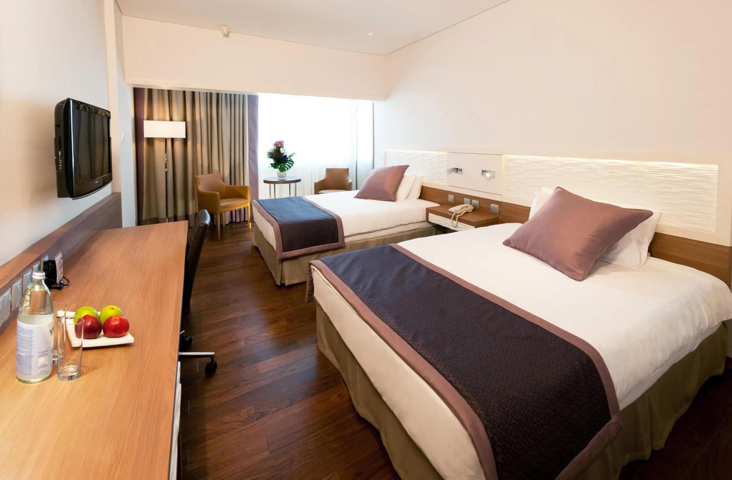 Photo of the whole room, Bed in Crowne Plaza Limassol by IHG