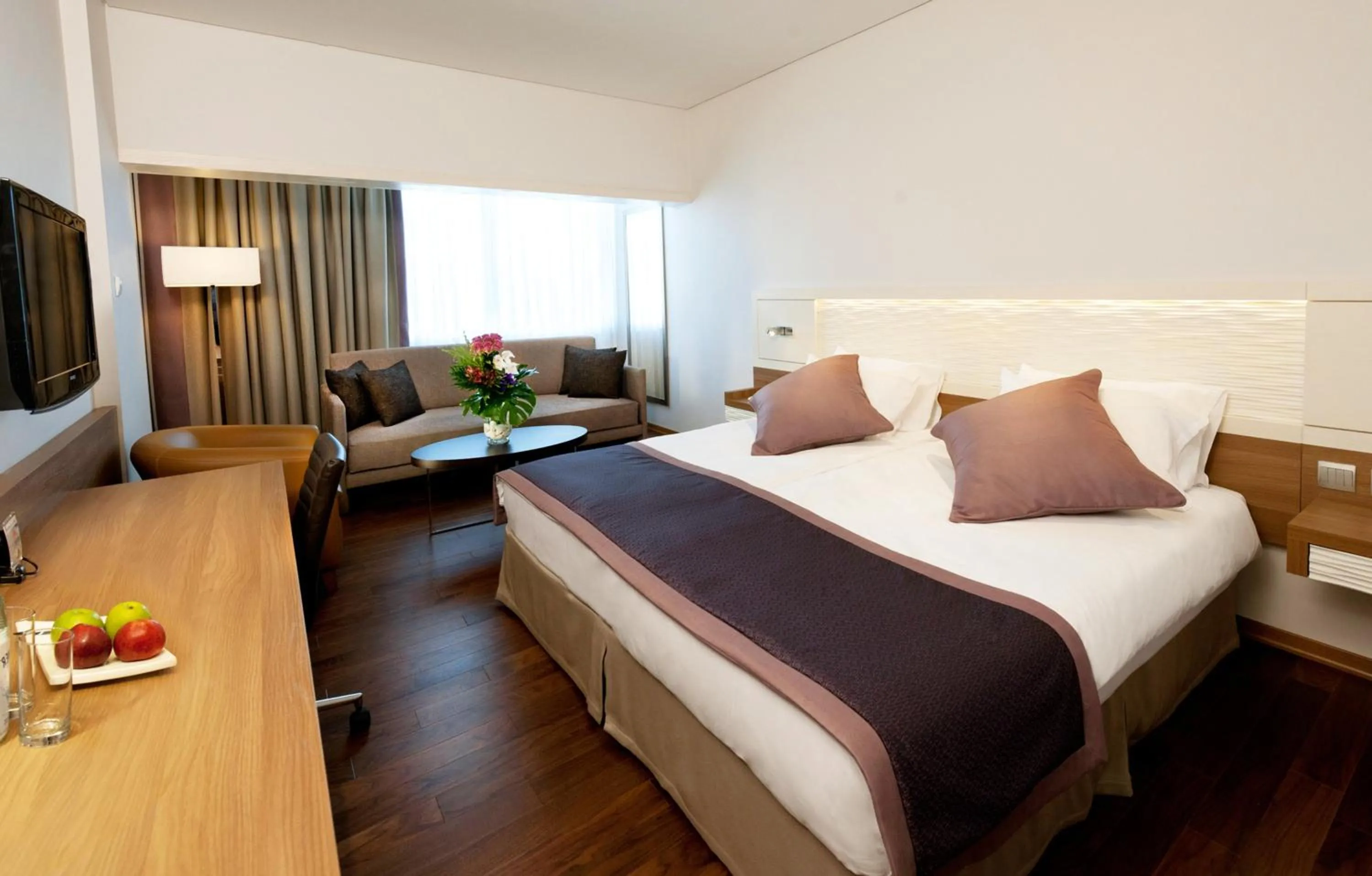 Photo of the whole room, Bed in Crowne Plaza Limassol by IHG