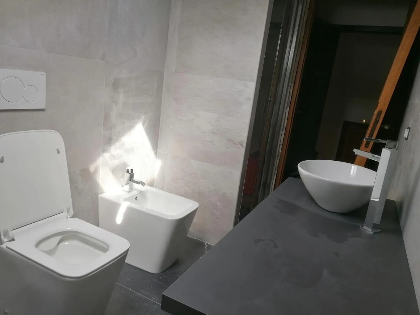 Bathroom in La Maison Blanche